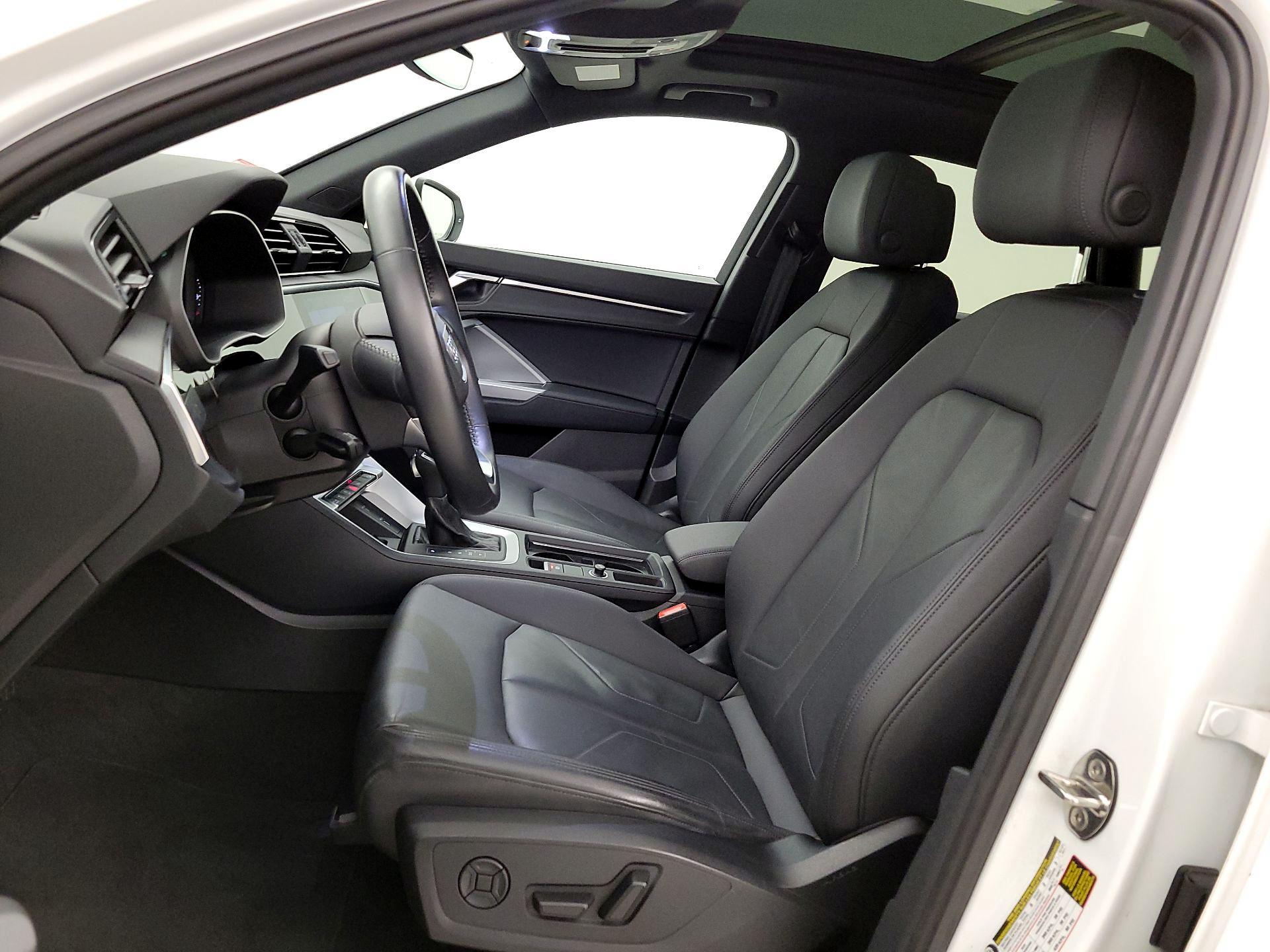 Thumbnail: 2019 Audi Q3 - 11