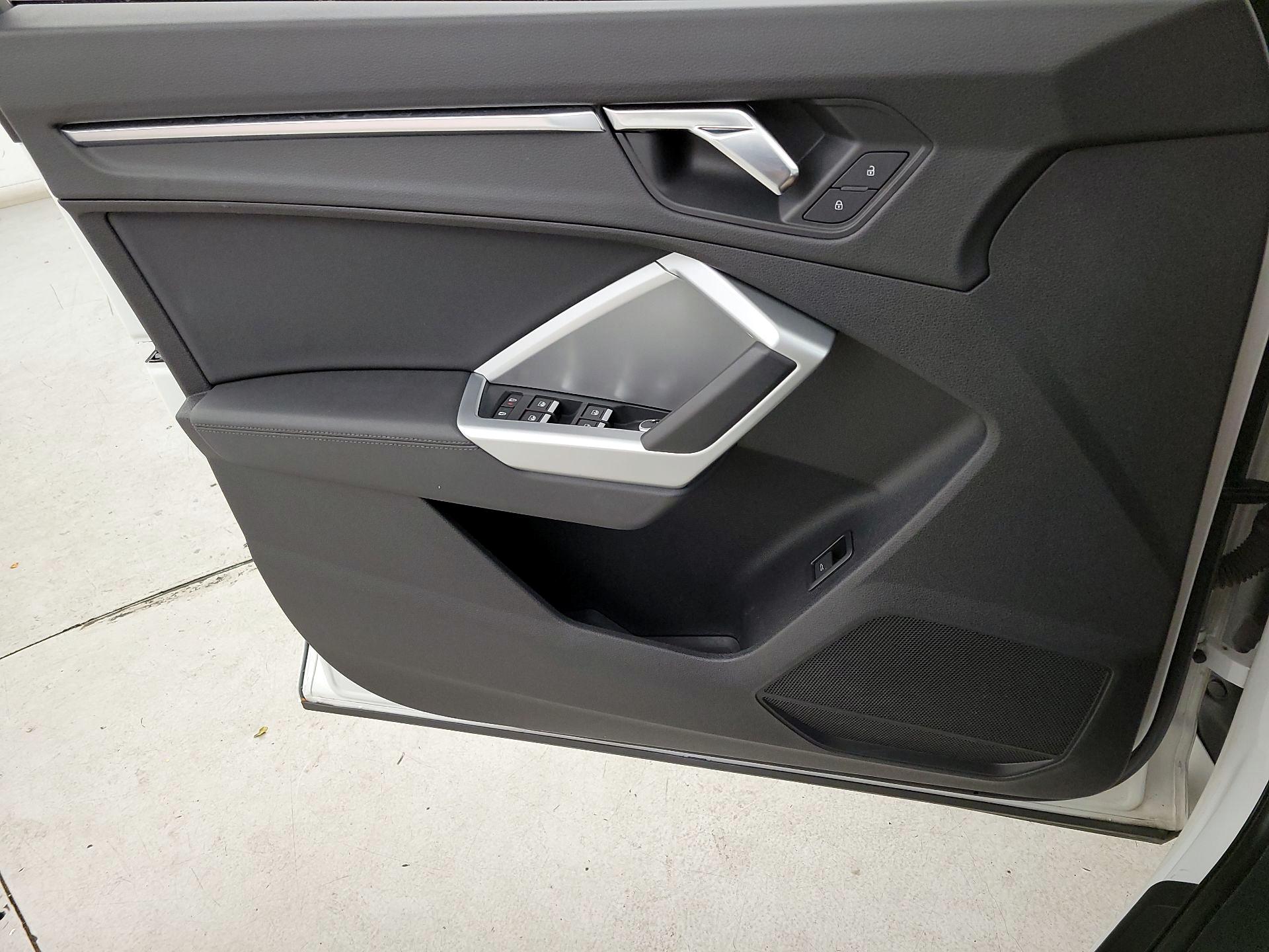 Thumbnail: 2019 Audi Q3 - 12