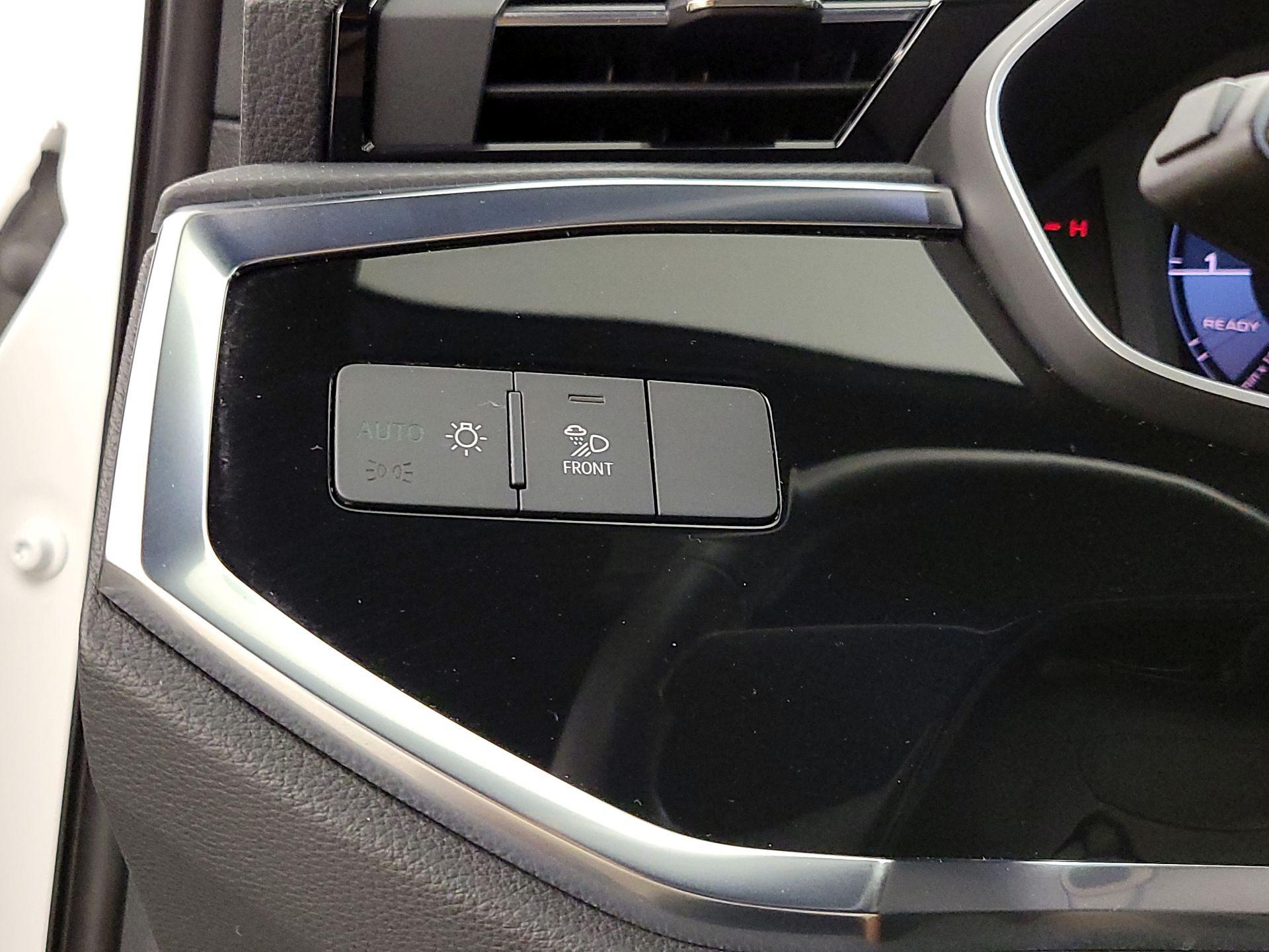 Thumbnail: 2019 Audi Q3 - 13