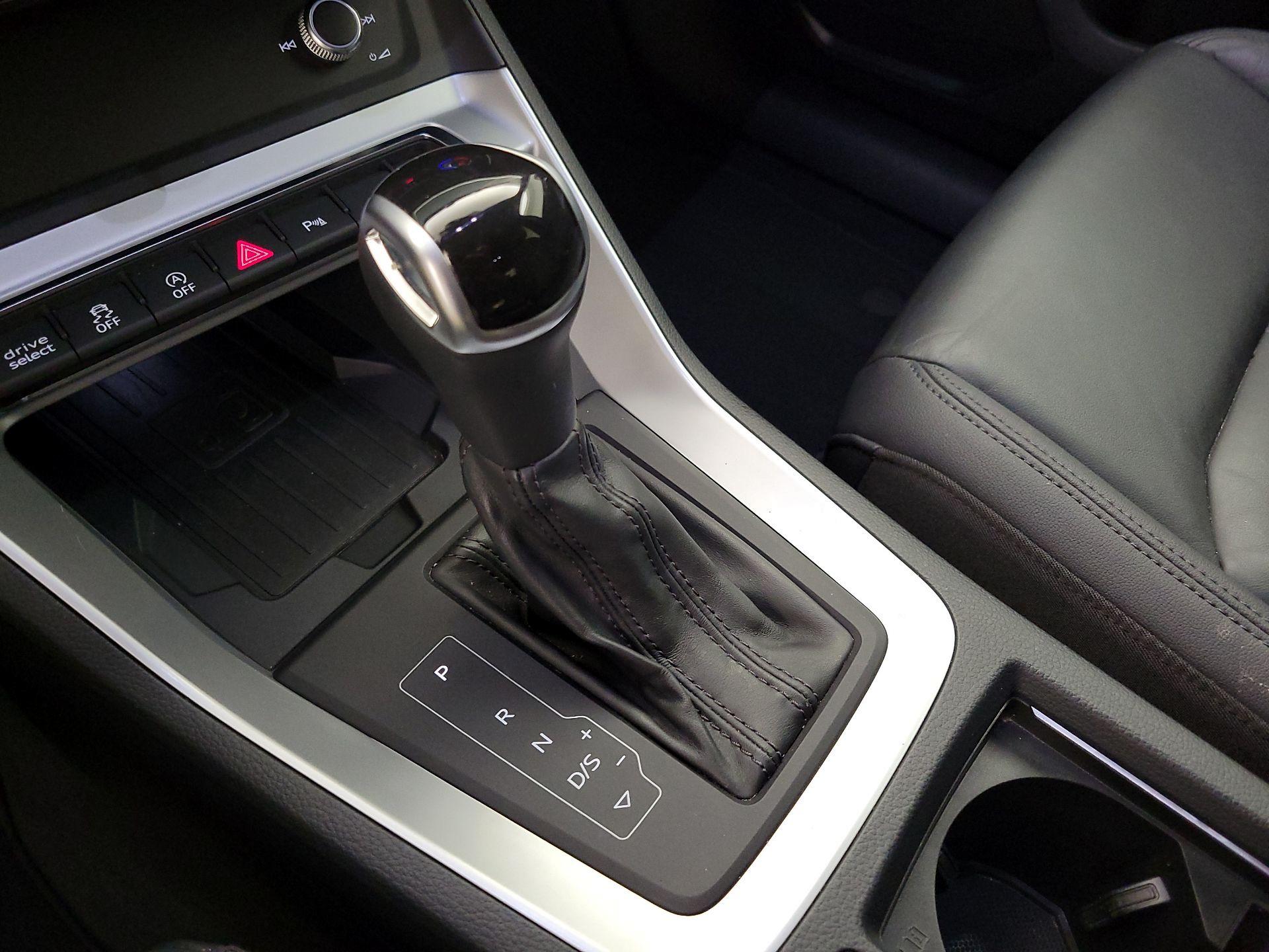 Thumbnail: 2019 Audi Q3 - 17