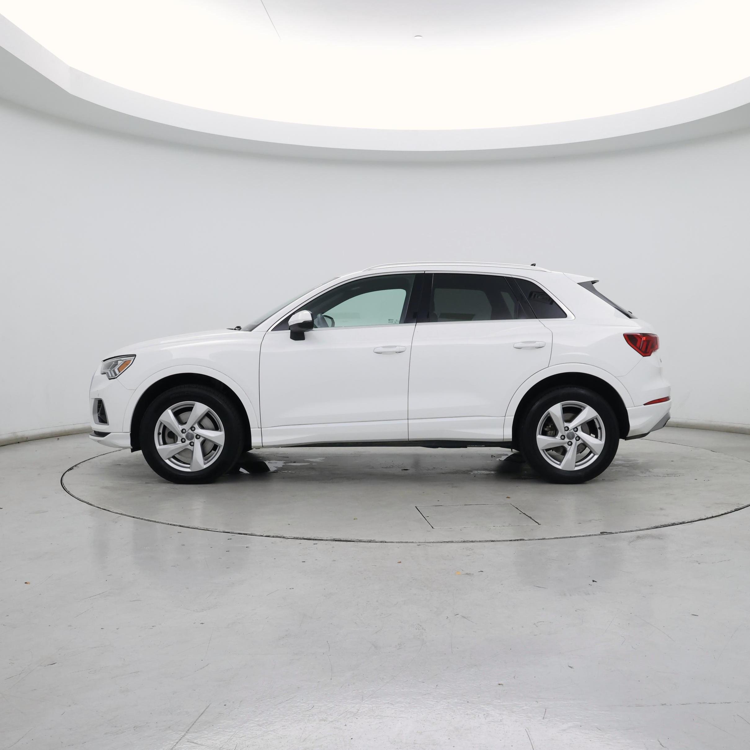 Thumbnail: 2019 Audi Q3 - 3