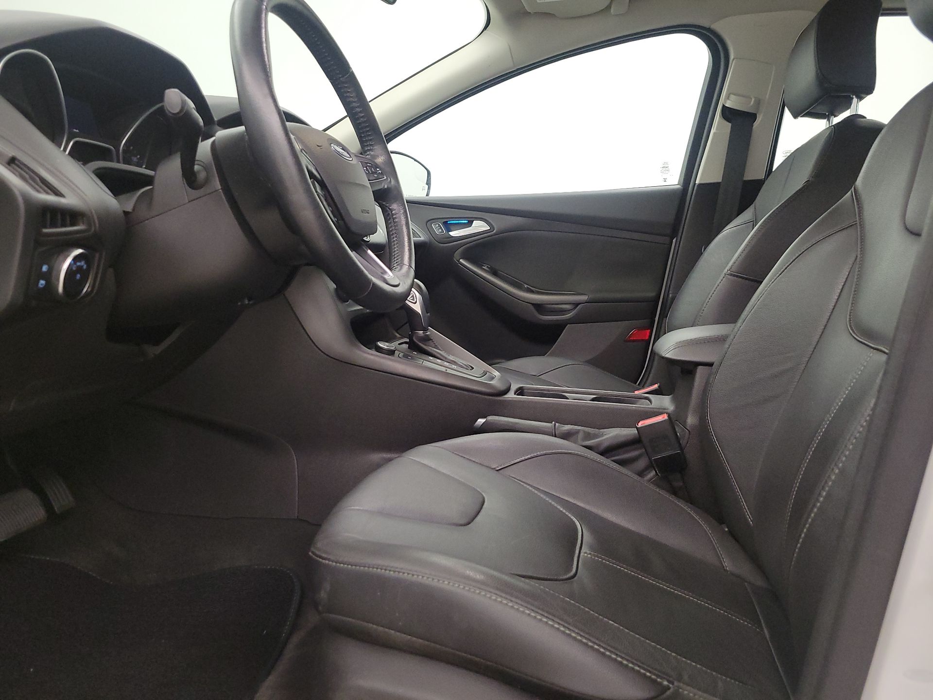 Thumbnail: 2015 Ford Focus - 11