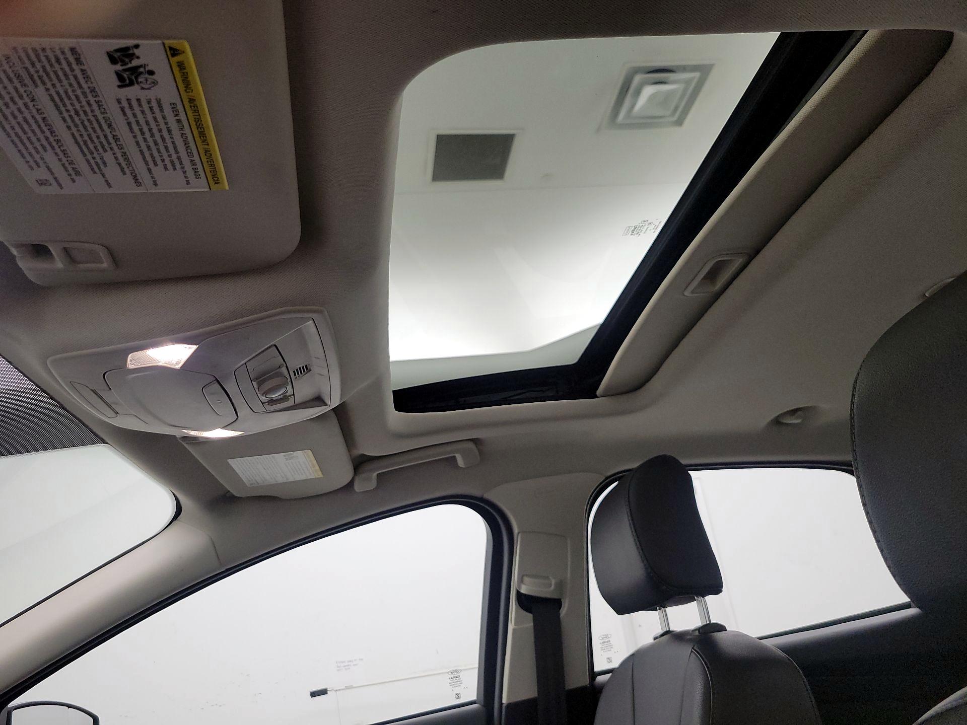 Thumbnail: 2015 Ford Focus - 19