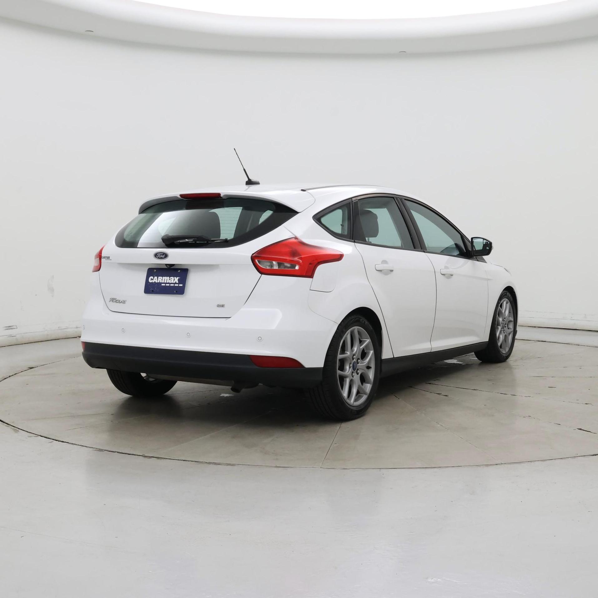 Thumbnail: 2015 Ford Focus - 8