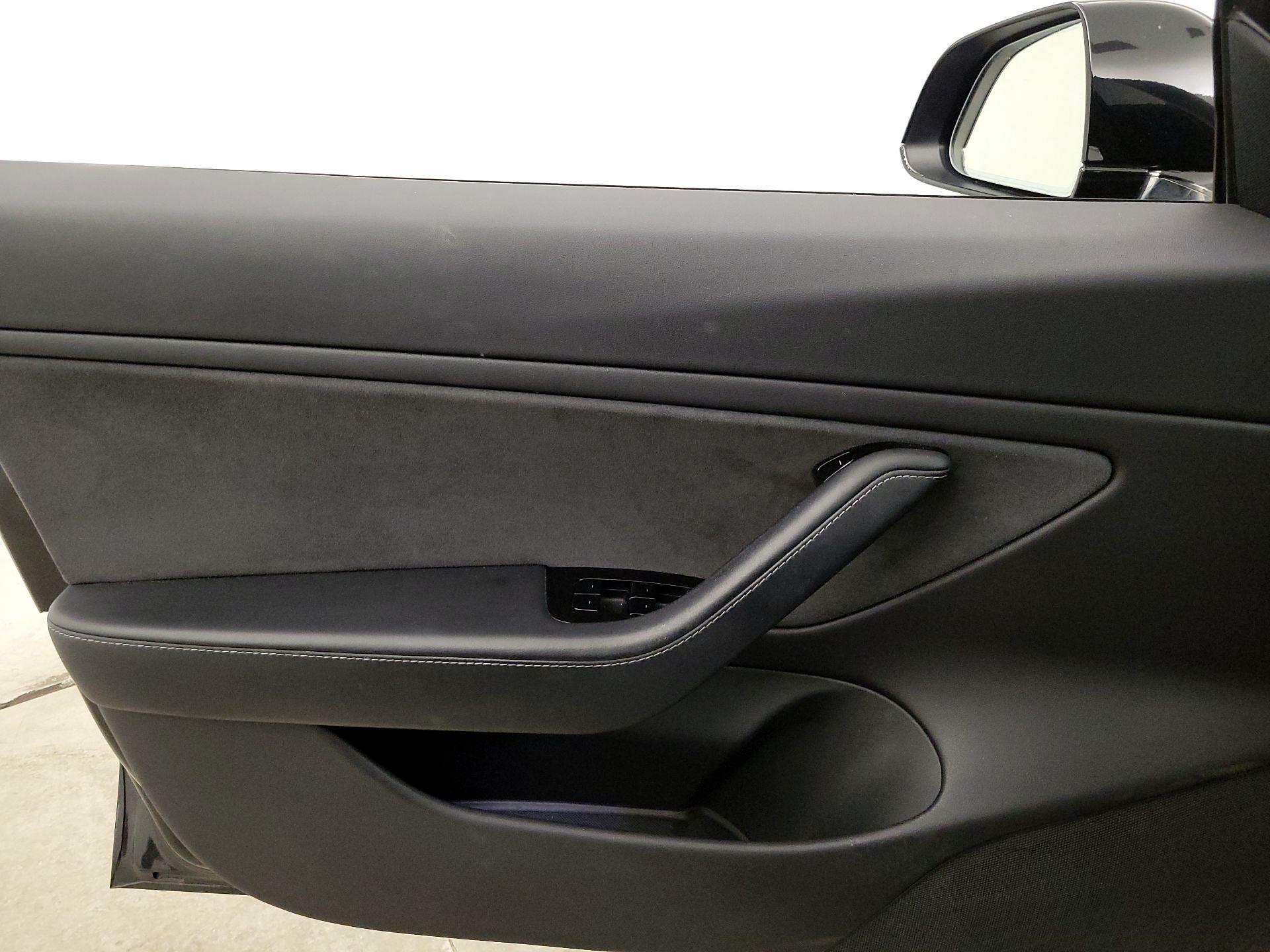 Thumbnail: 2018 Tesla Model 3 - 12