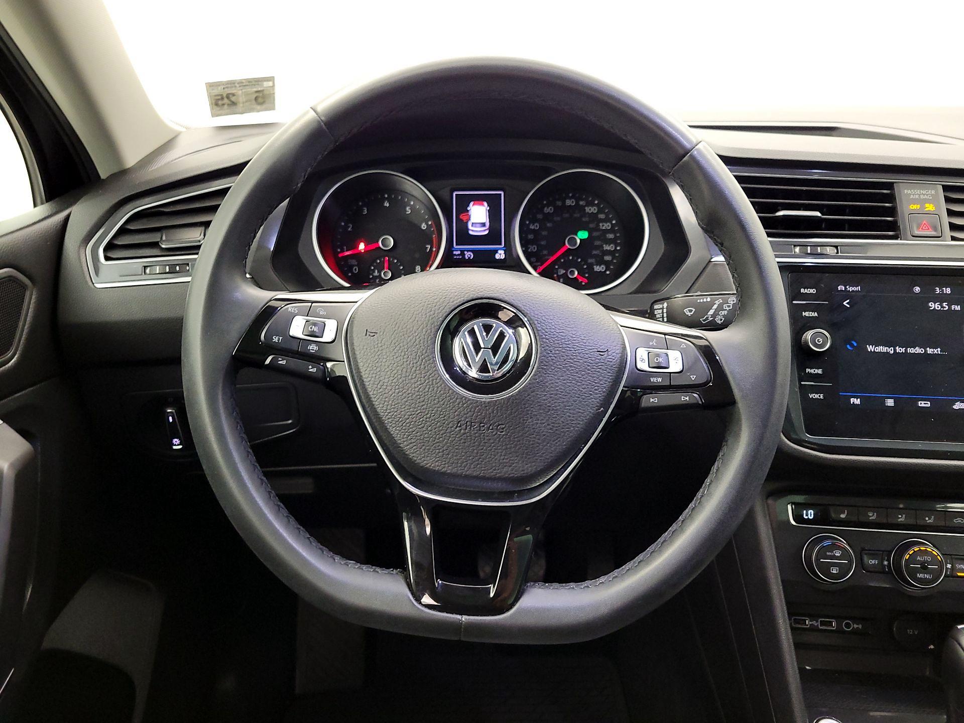 Thumbnail: 2020 Volkswagen Tiguan - 10