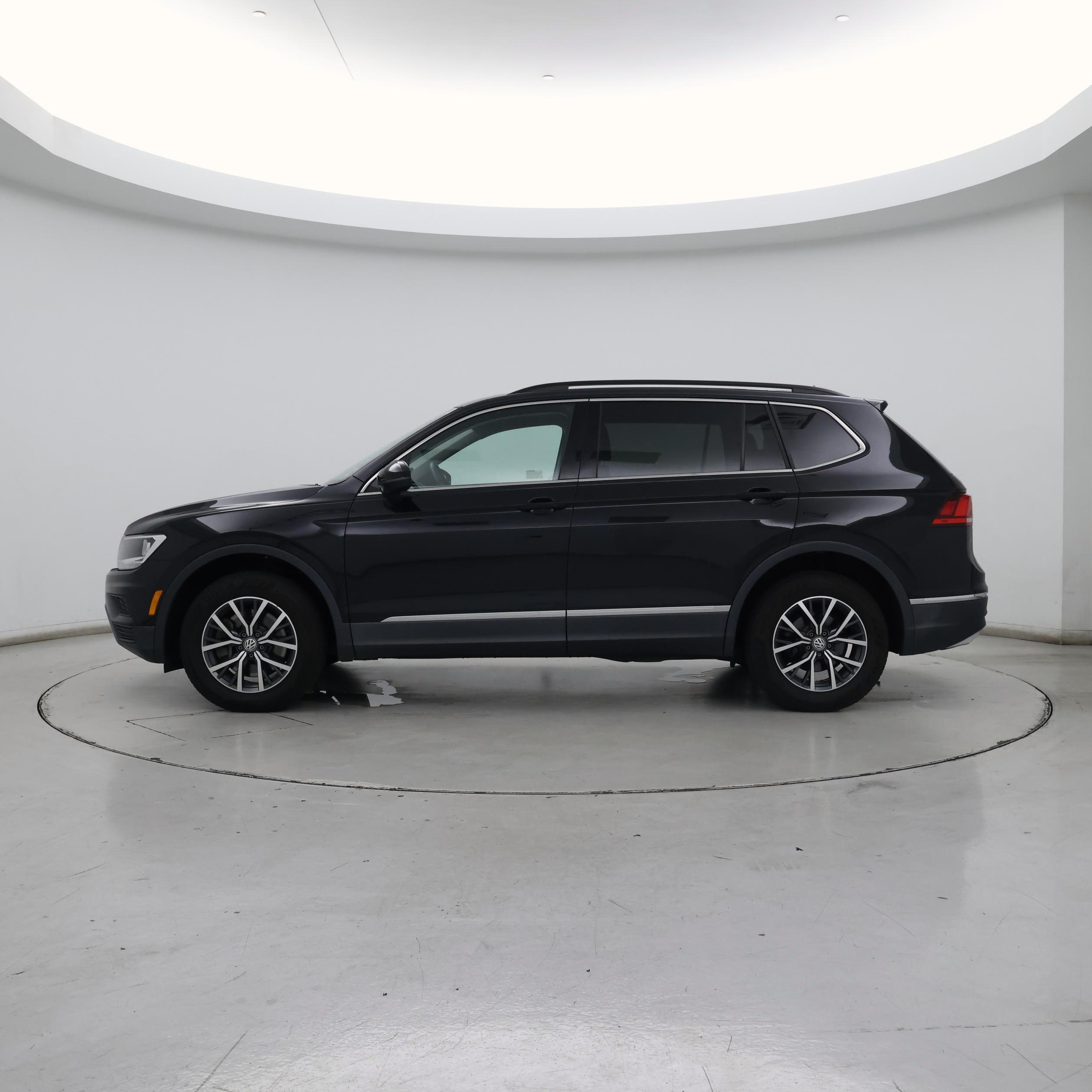 Thumbnail: 2020 Volkswagen Tiguan - 3