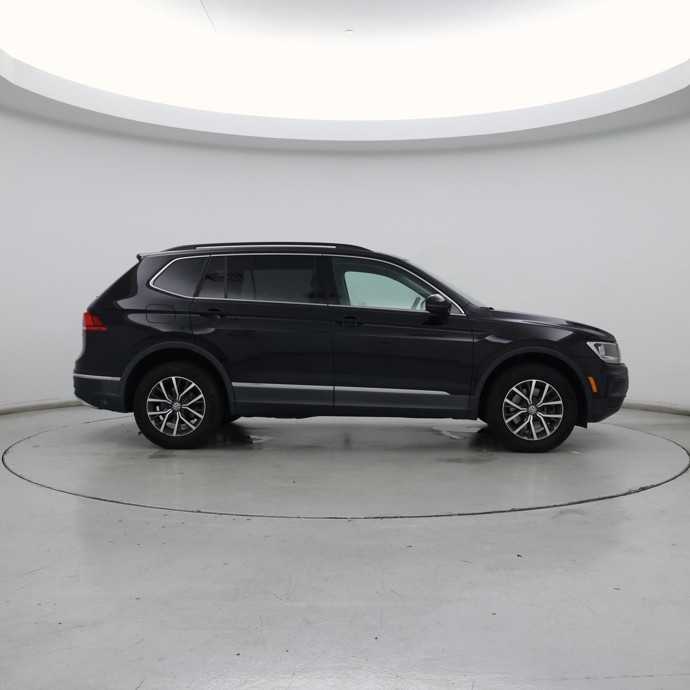 Thumbnail: 2020 Volkswagen Tiguan - 7