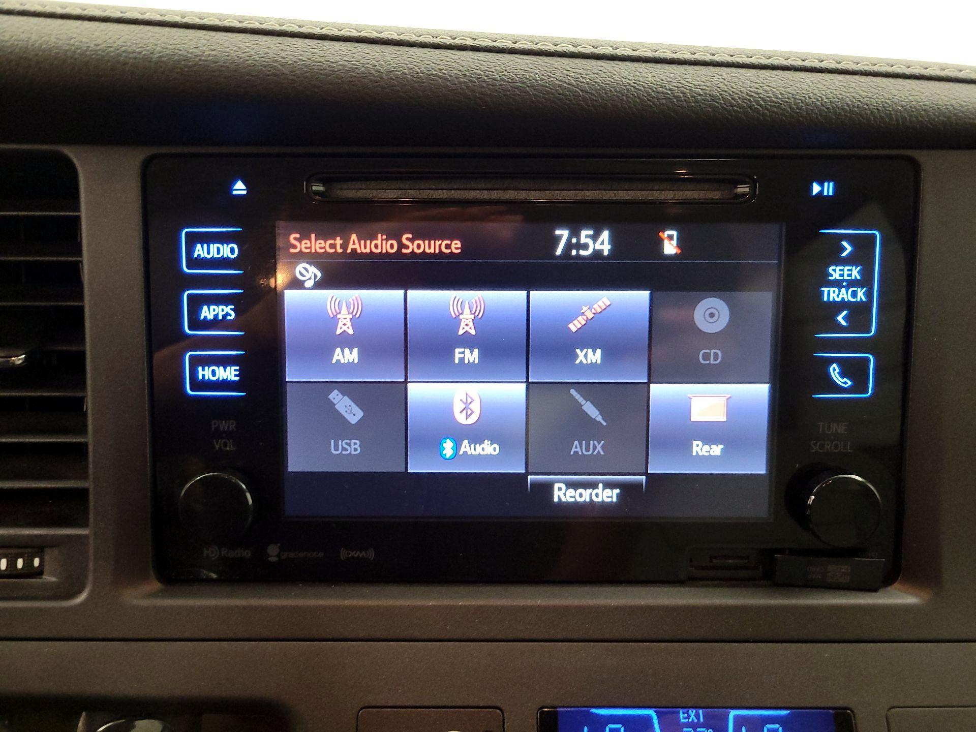 Thumbnail: 2017 Toyota Sienna - 15