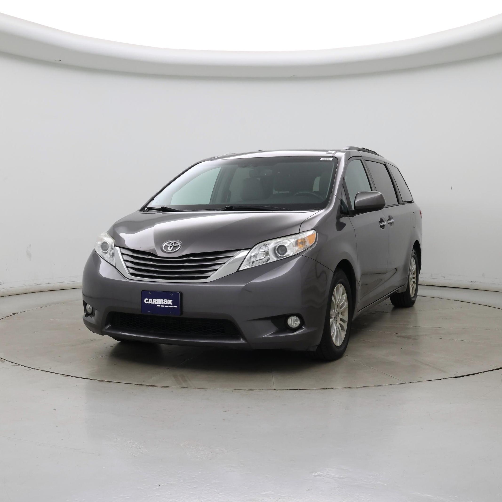 Thumbnail: 2017 Toyota Sienna - 4