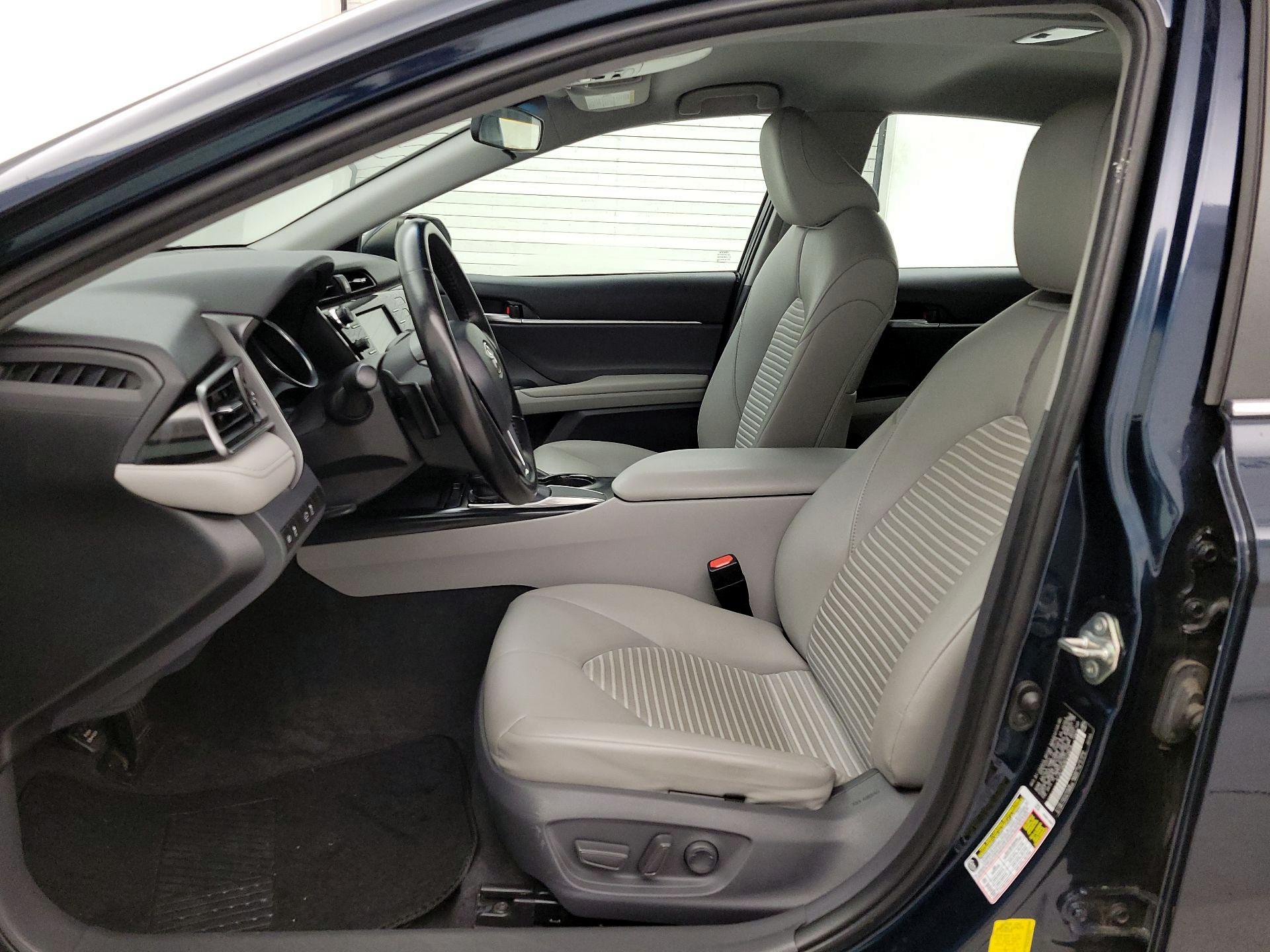 Thumbnail: 2019 Toyota Camry - 11
