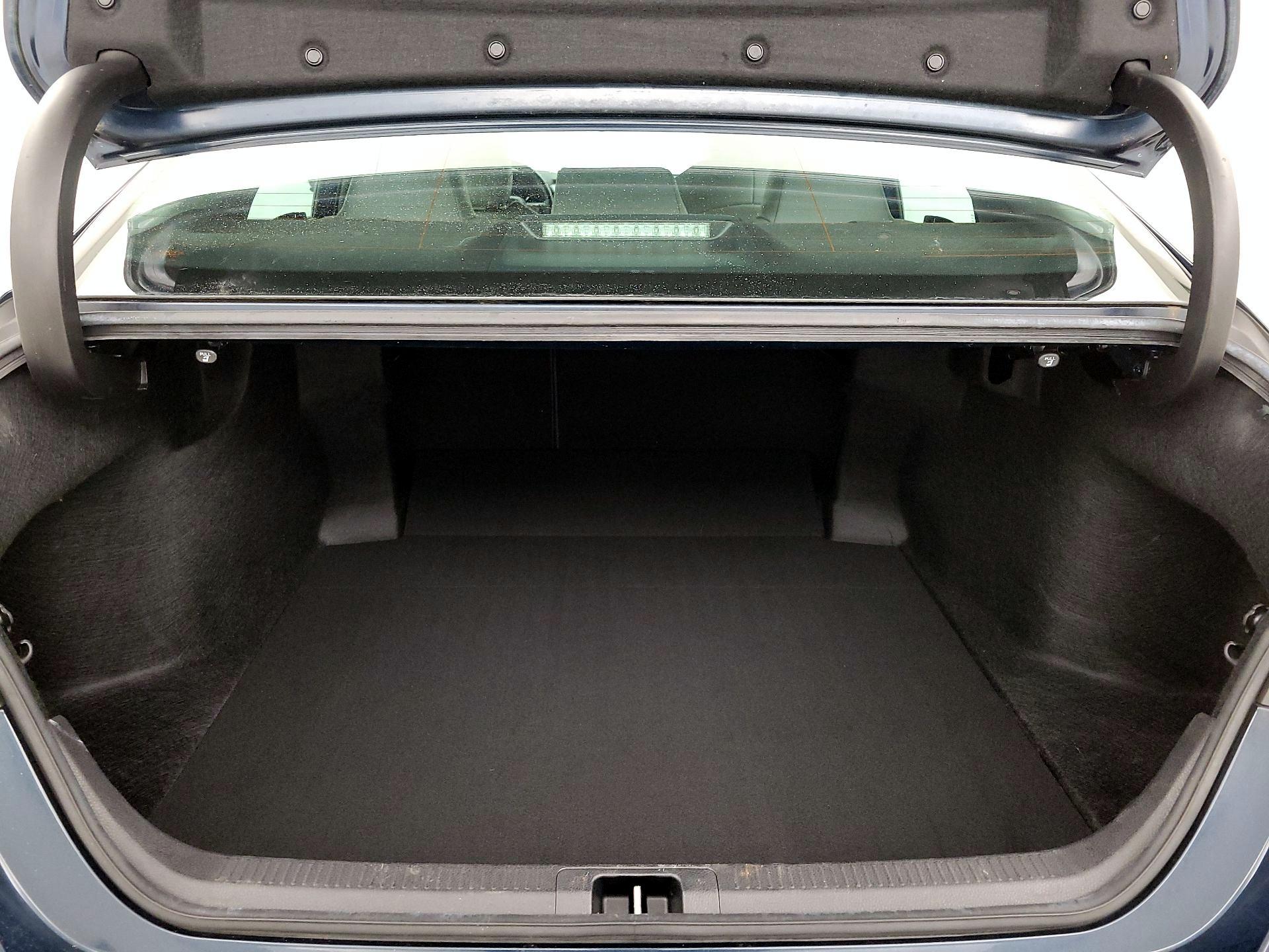 Thumbnail: 2019 Toyota Camry - 20