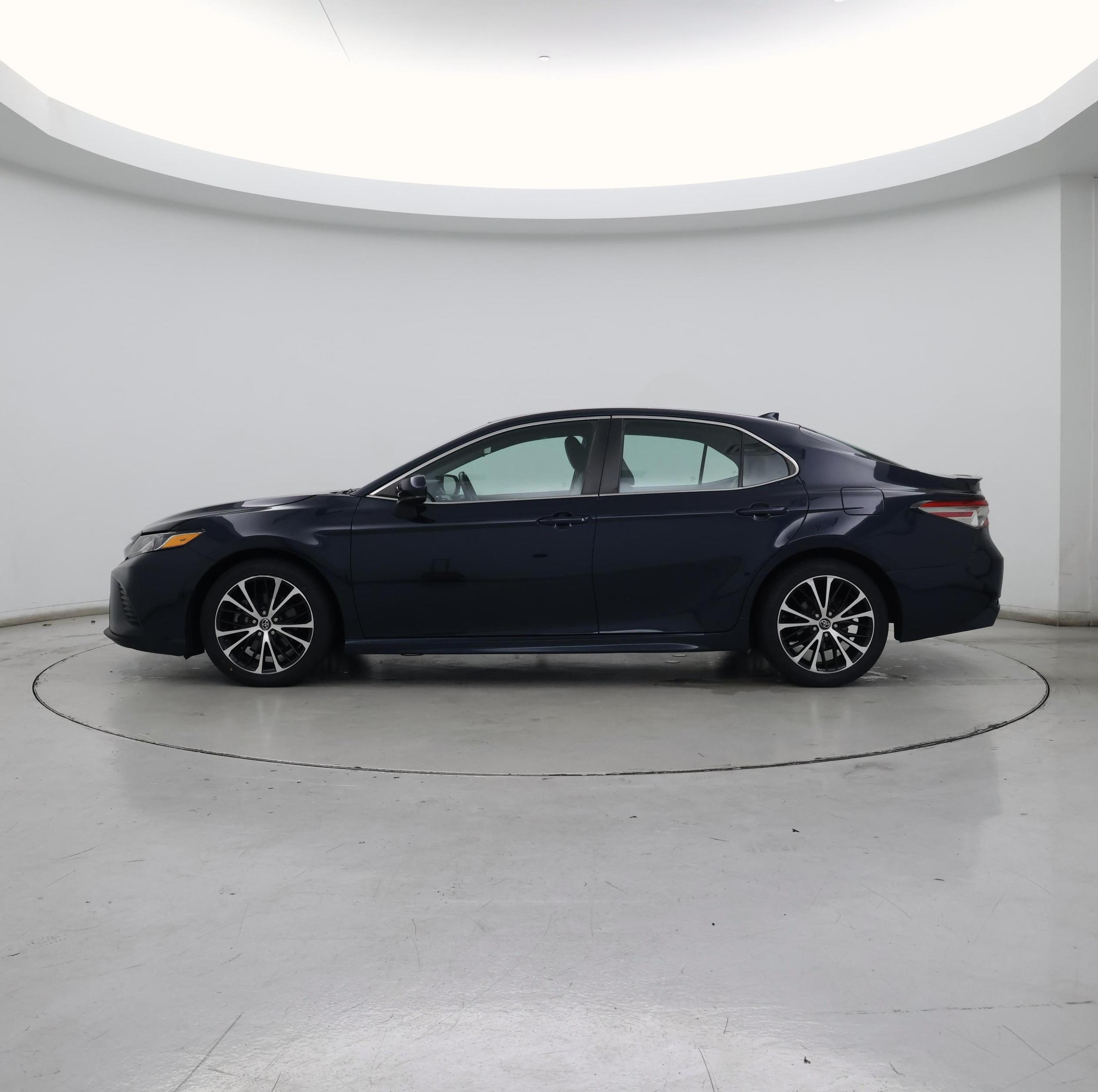 Thumbnail: 2019 Toyota Camry - 3