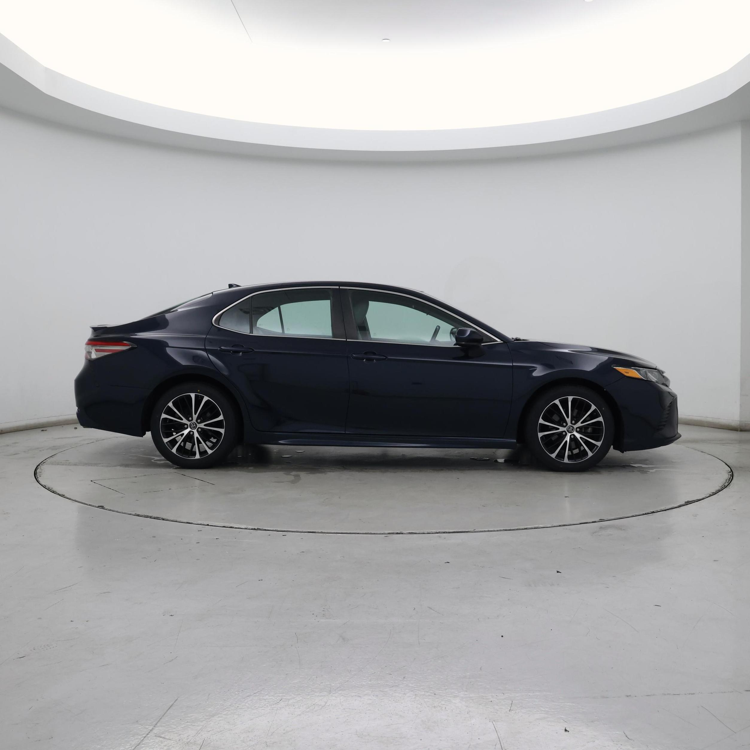 Thumbnail: 2019 Toyota Camry - 7
