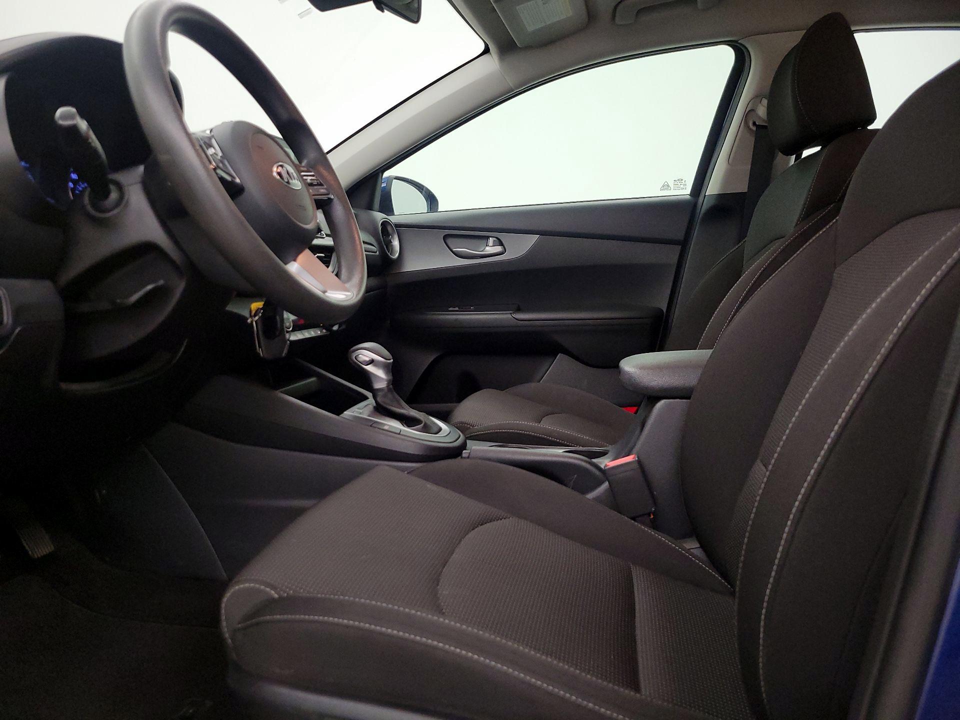 Thumbnail: 2019 Kia Forte - 11