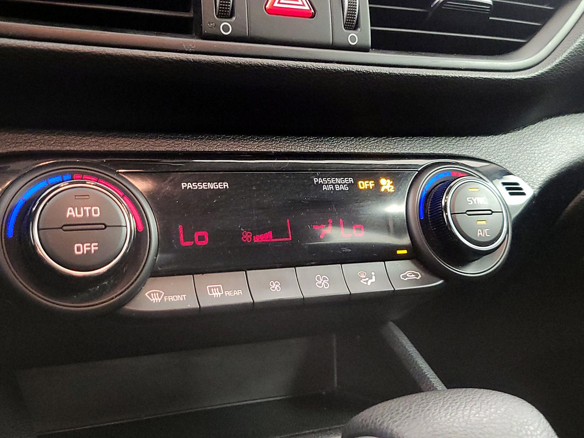 Thumbnail: 2019 Kia Forte - 16