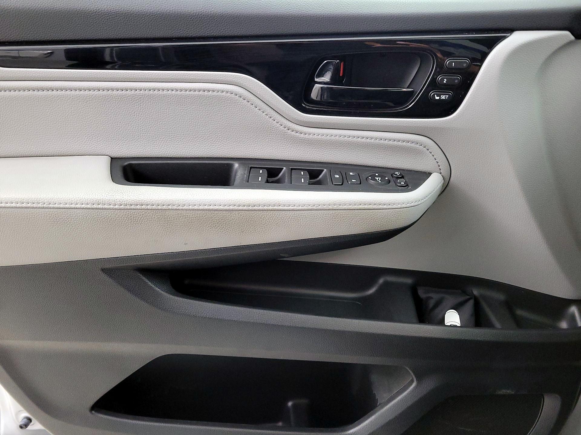 Thumbnail: 2018 Honda Odyssey - 12