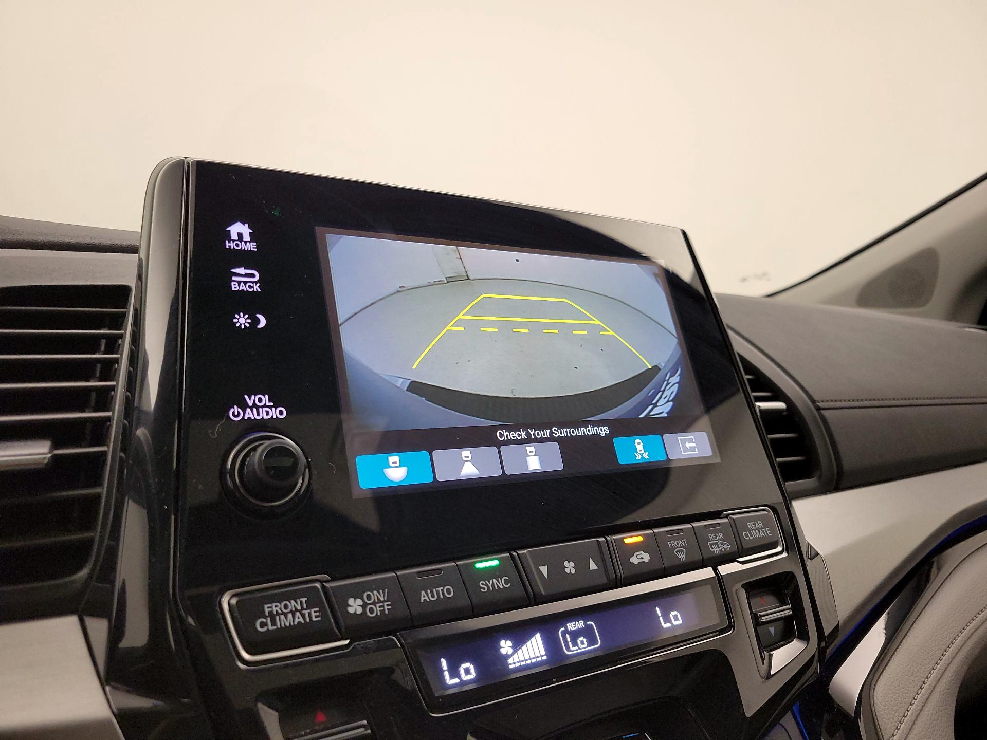 Thumbnail: 2018 Honda Odyssey - 15