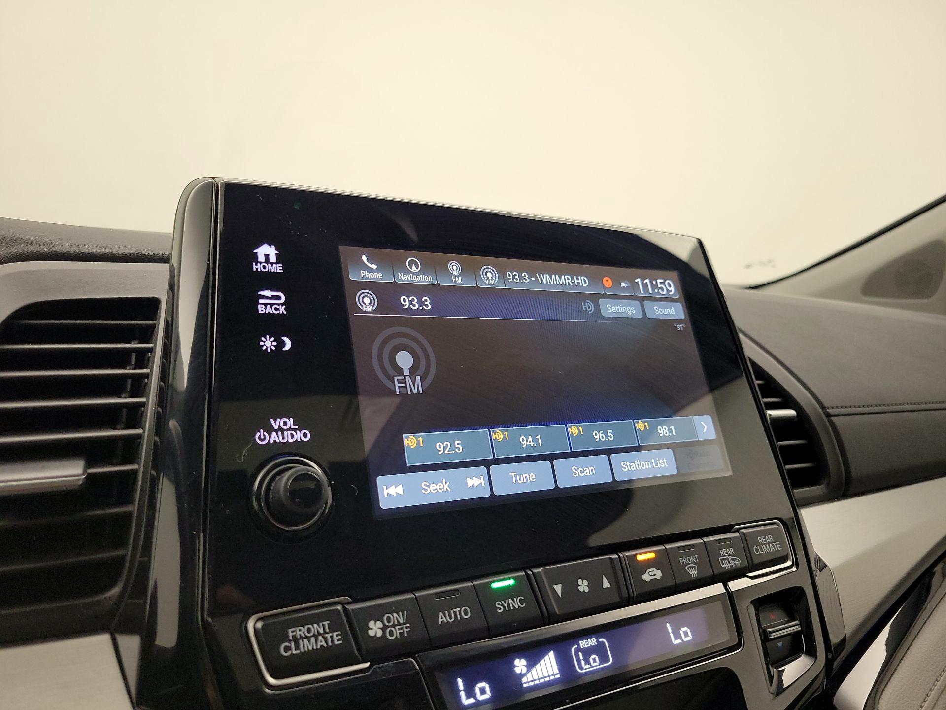 Thumbnail: 2018 Honda Odyssey - 16