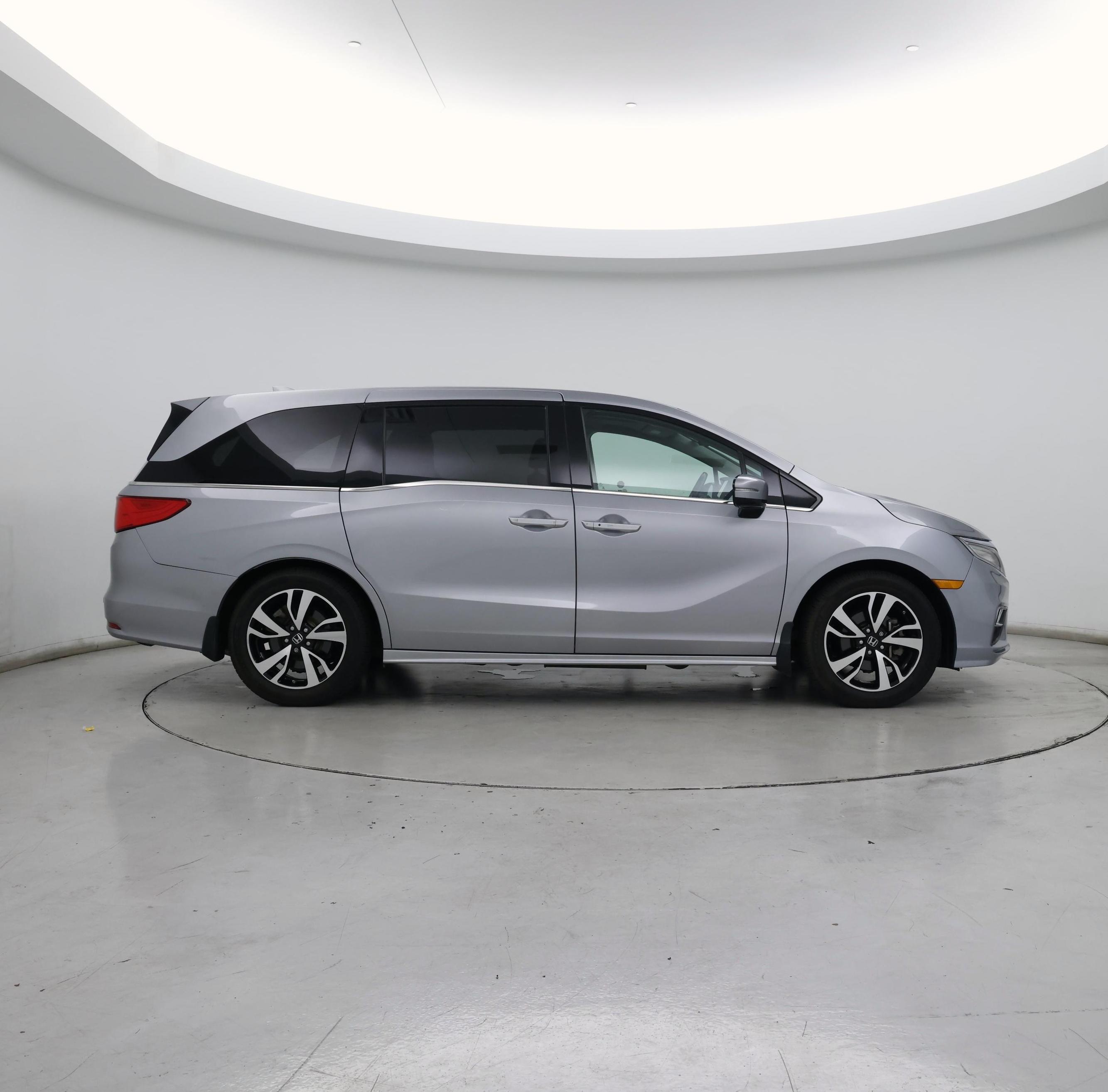 Thumbnail: 2018 Honda Odyssey - 7