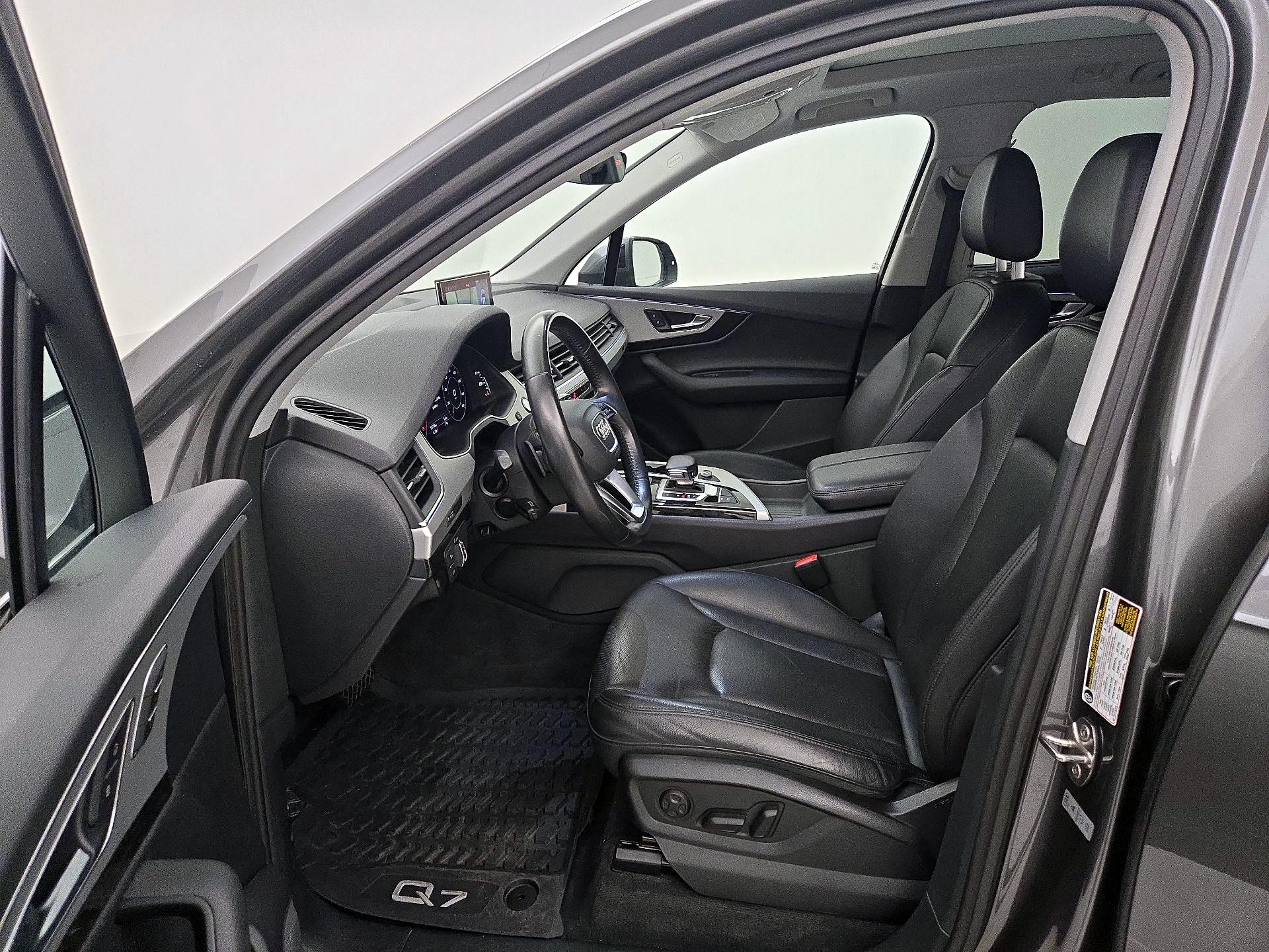 Thumbnail: 2019 Audi Q7 - 11