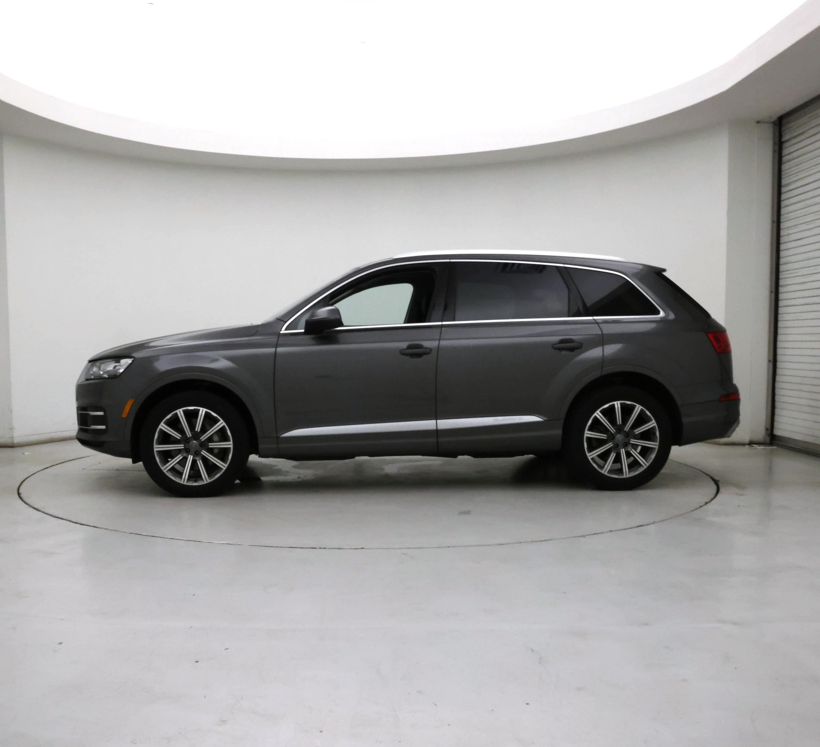 Thumbnail: 2019 Audi Q7 - 3