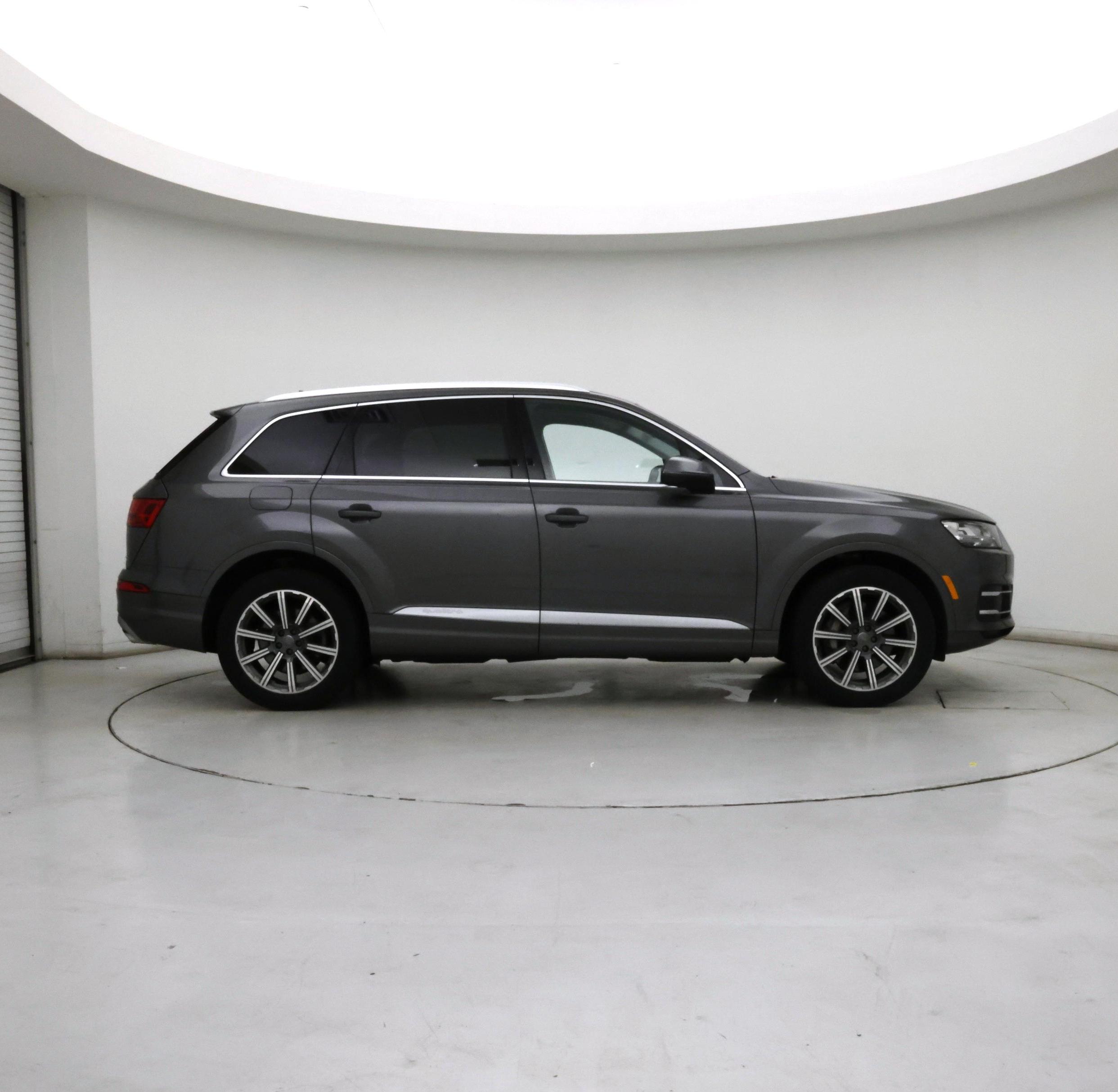 Thumbnail: 2019 Audi Q7 - 7