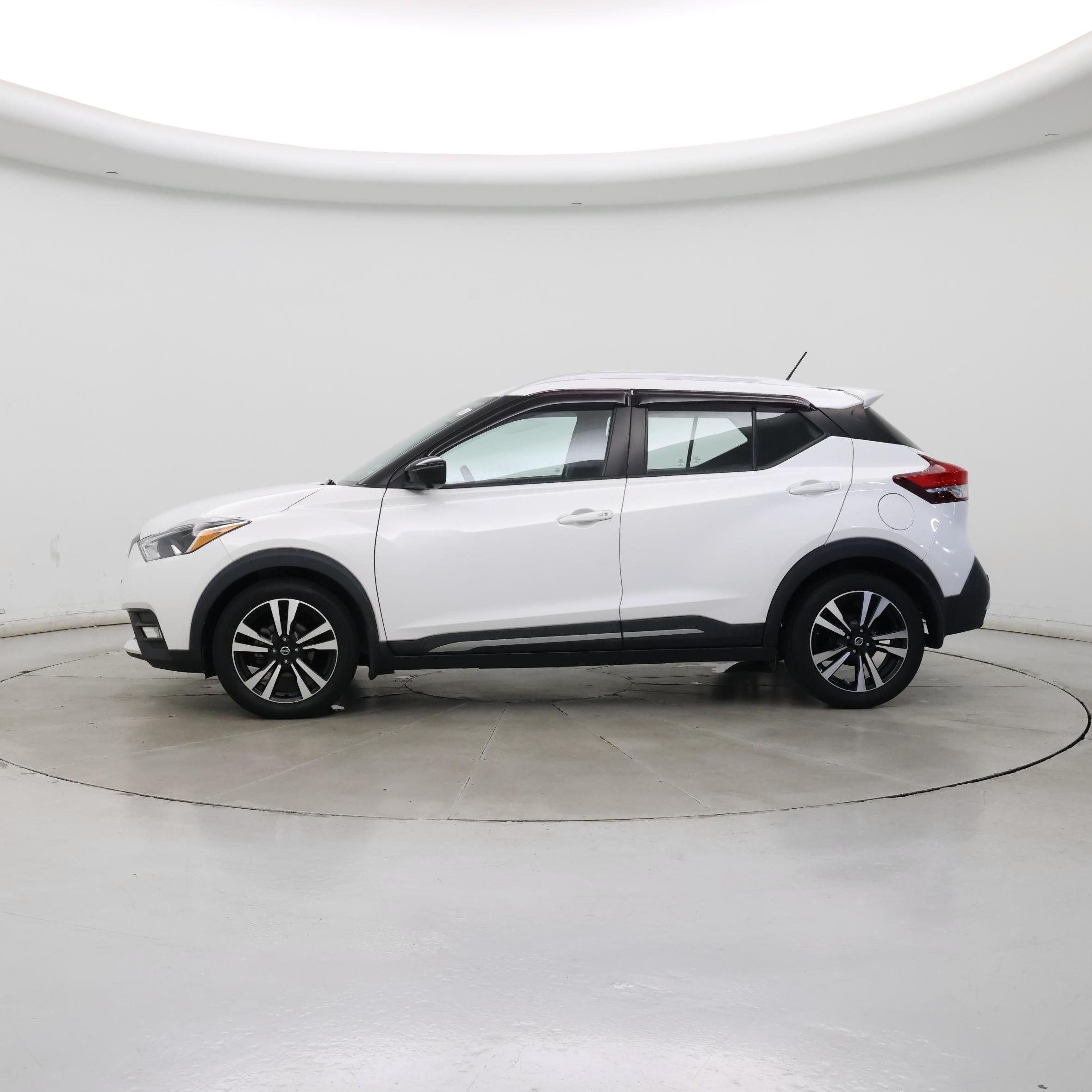 Thumbnail: 2020 Nissan Kicks - 3