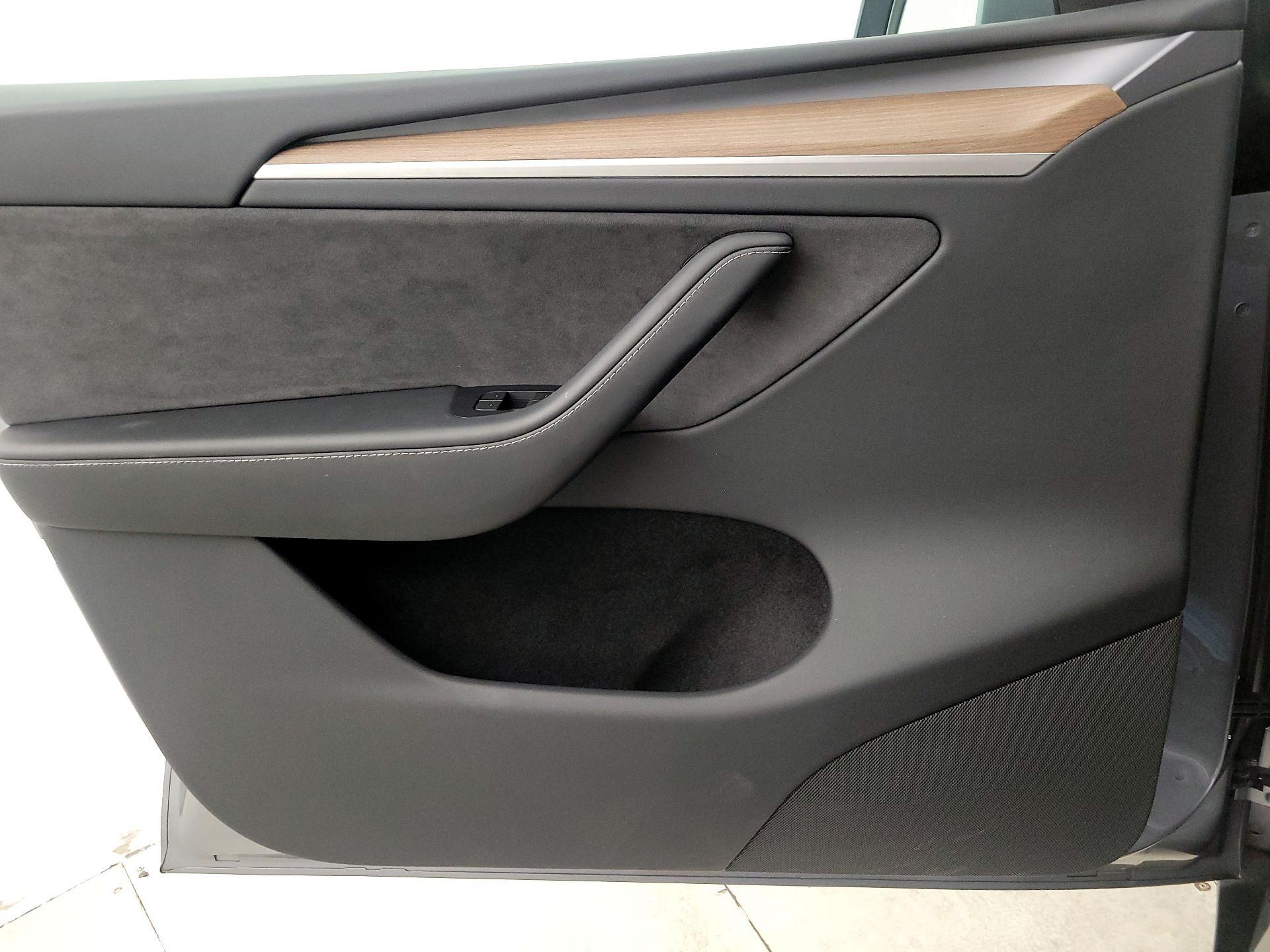 Thumbnail: 2024 Tesla Model Y - 12