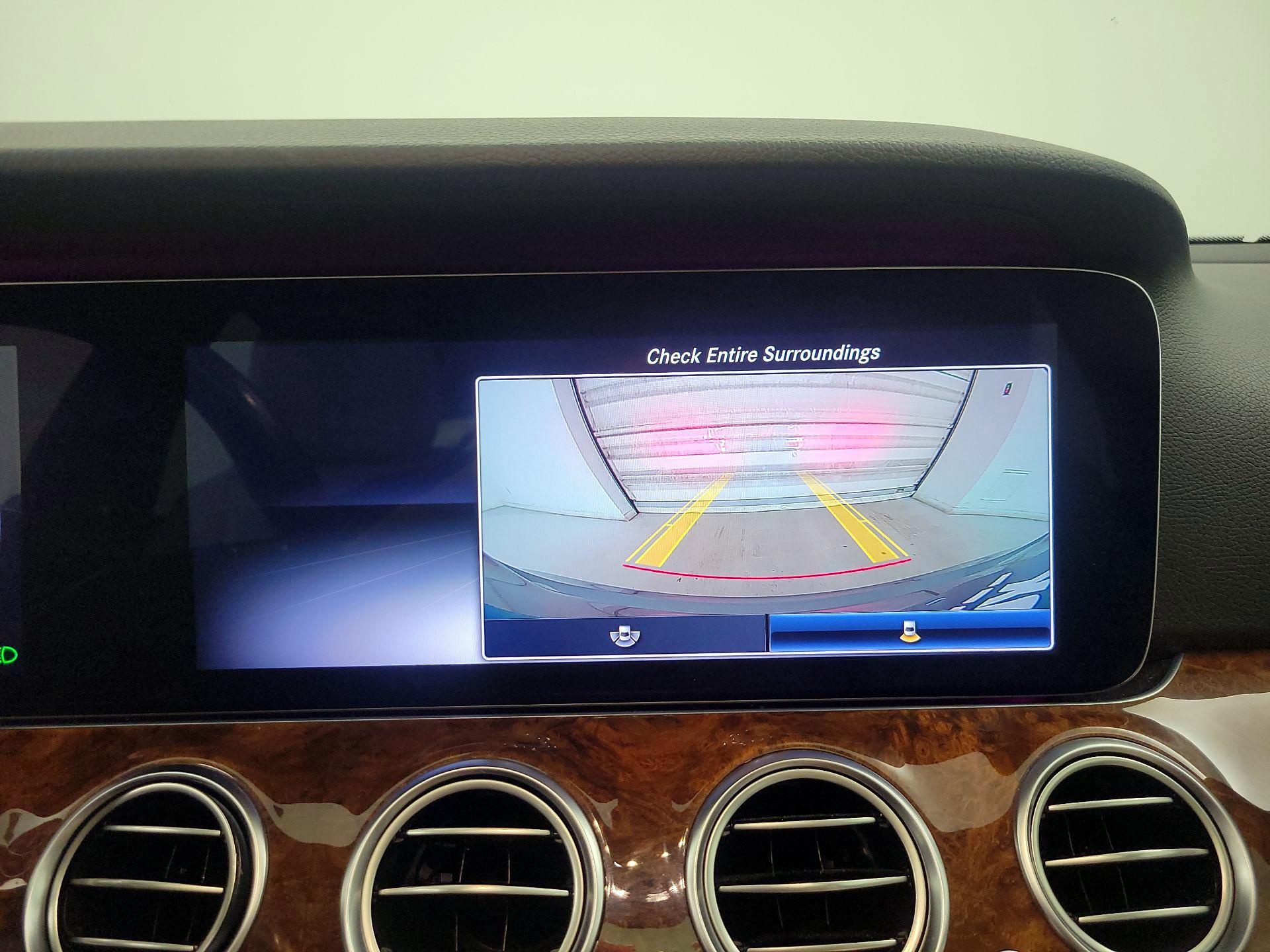 Thumbnail: 2020 Mercedes-Benz E-Class - 15
