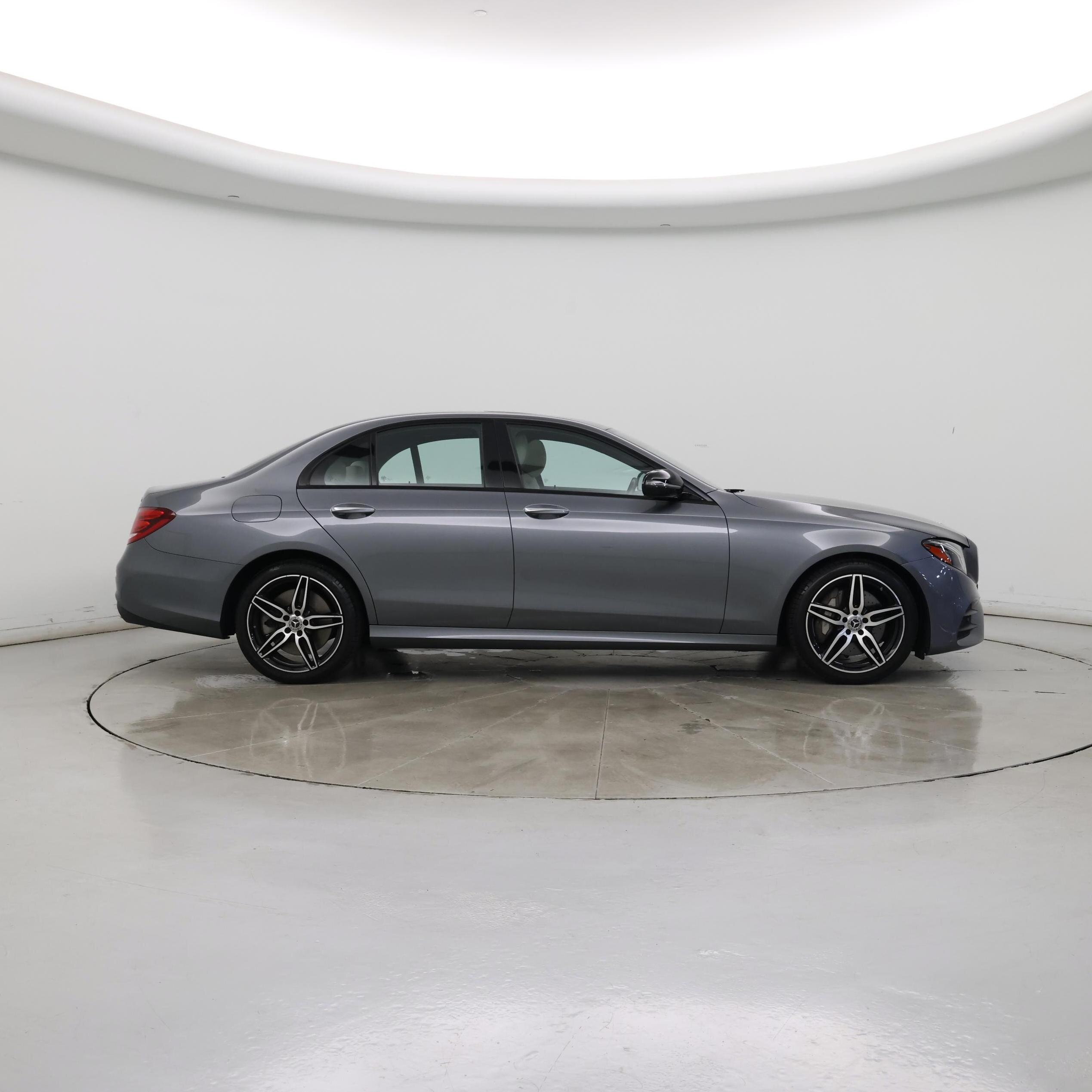 Thumbnail: 2020 Mercedes-Benz E-Class - 7