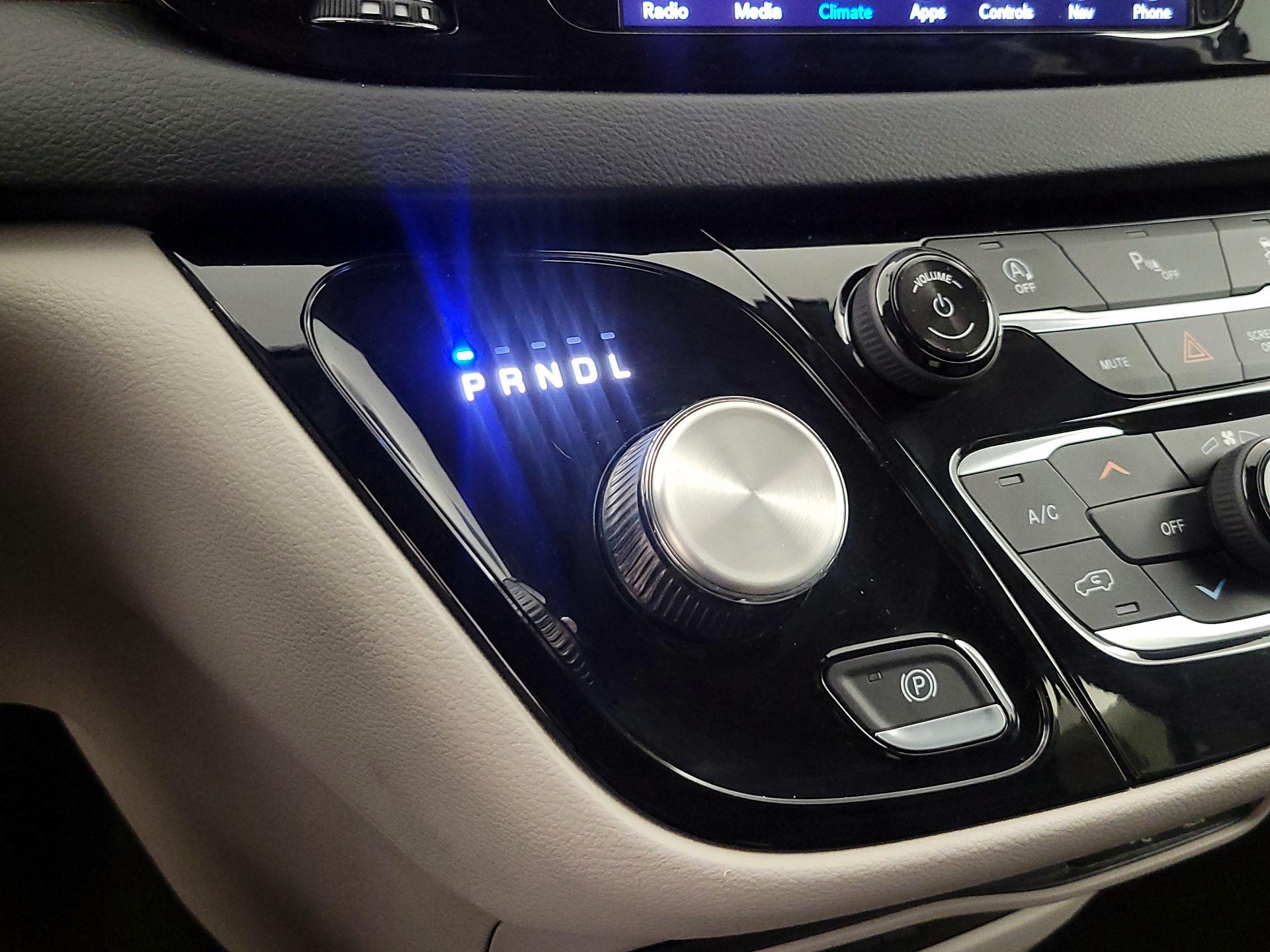 Thumbnail: 2019 Chrysler Pacifica - 18