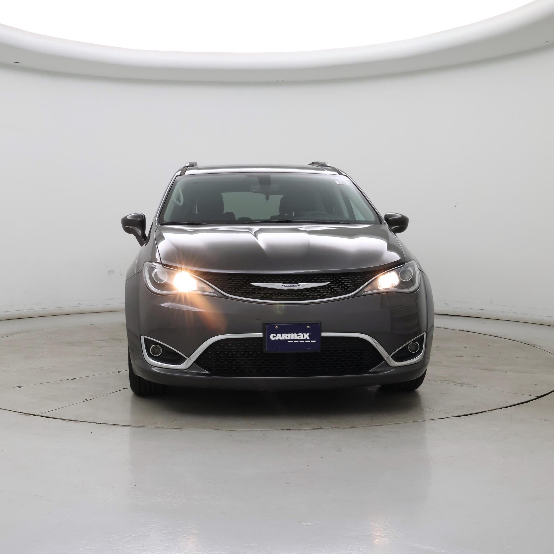 Thumbnail: 2019 Chrysler Pacifica - 5