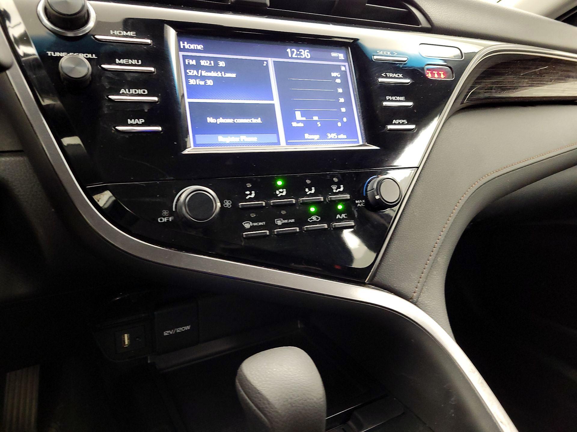 Thumbnail: 2019 Toyota Camry - 16
