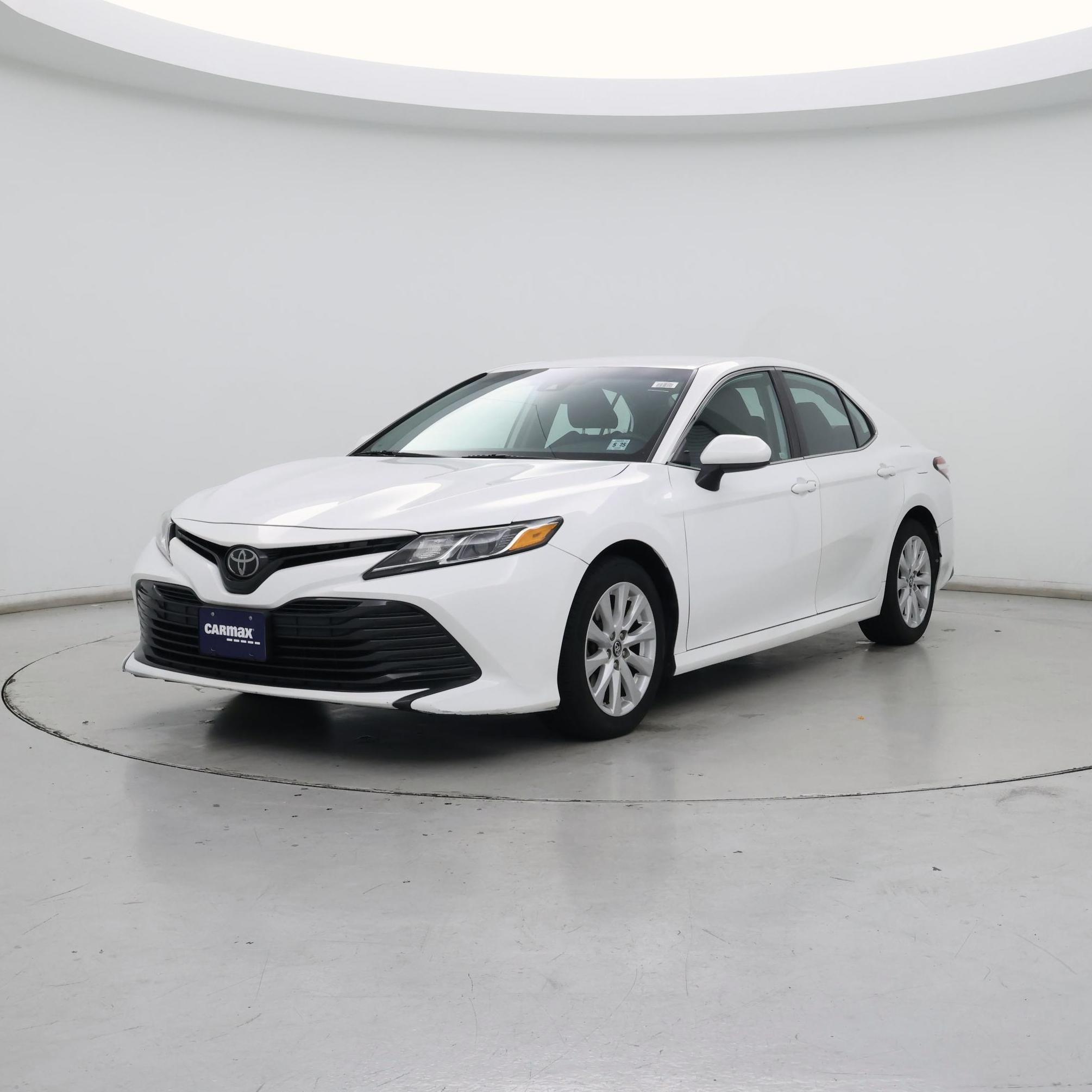 Thumbnail: 2019 Toyota Camry - 4