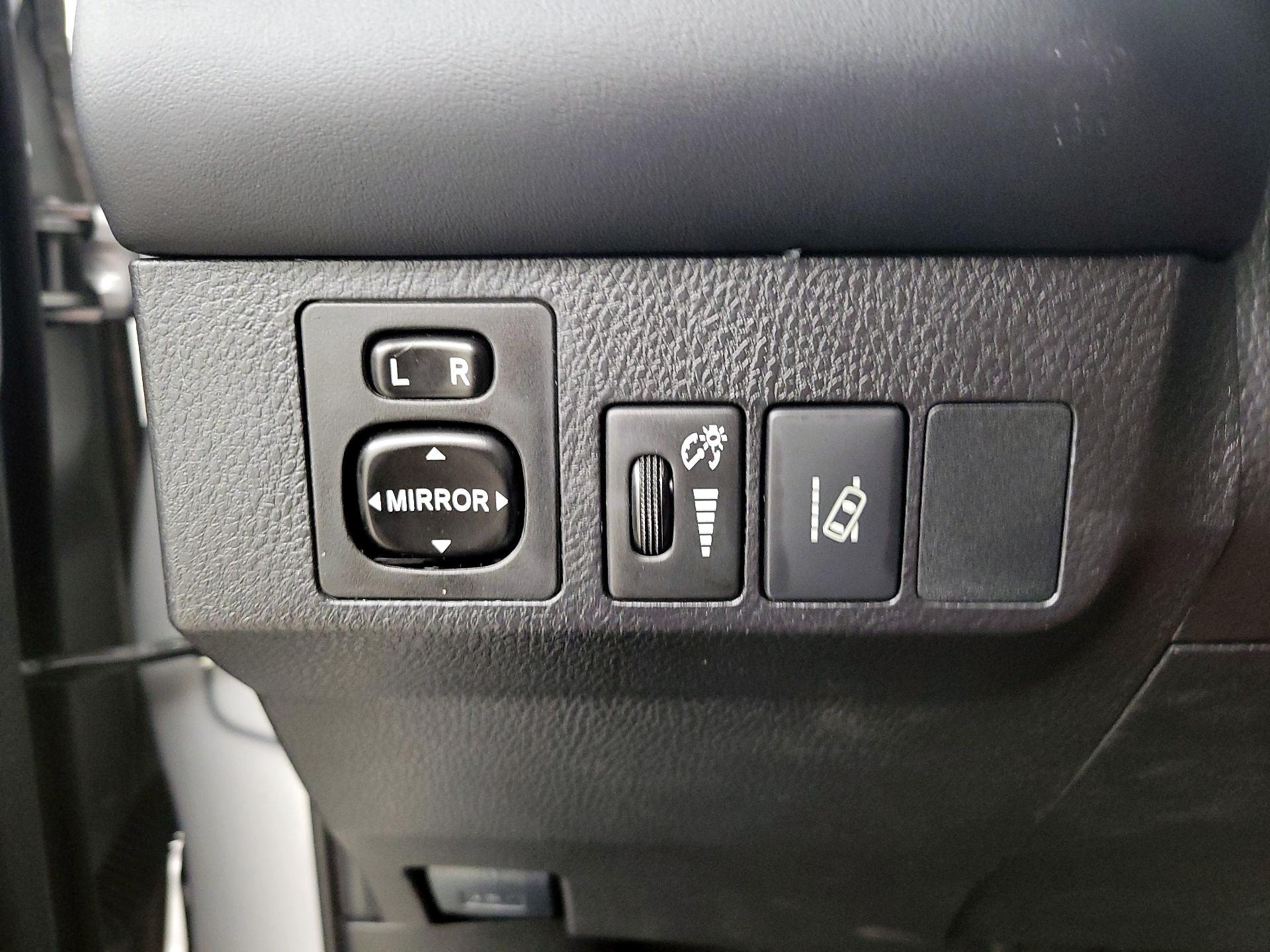 Thumbnail: 2017 Toyota RAV4 - 13
