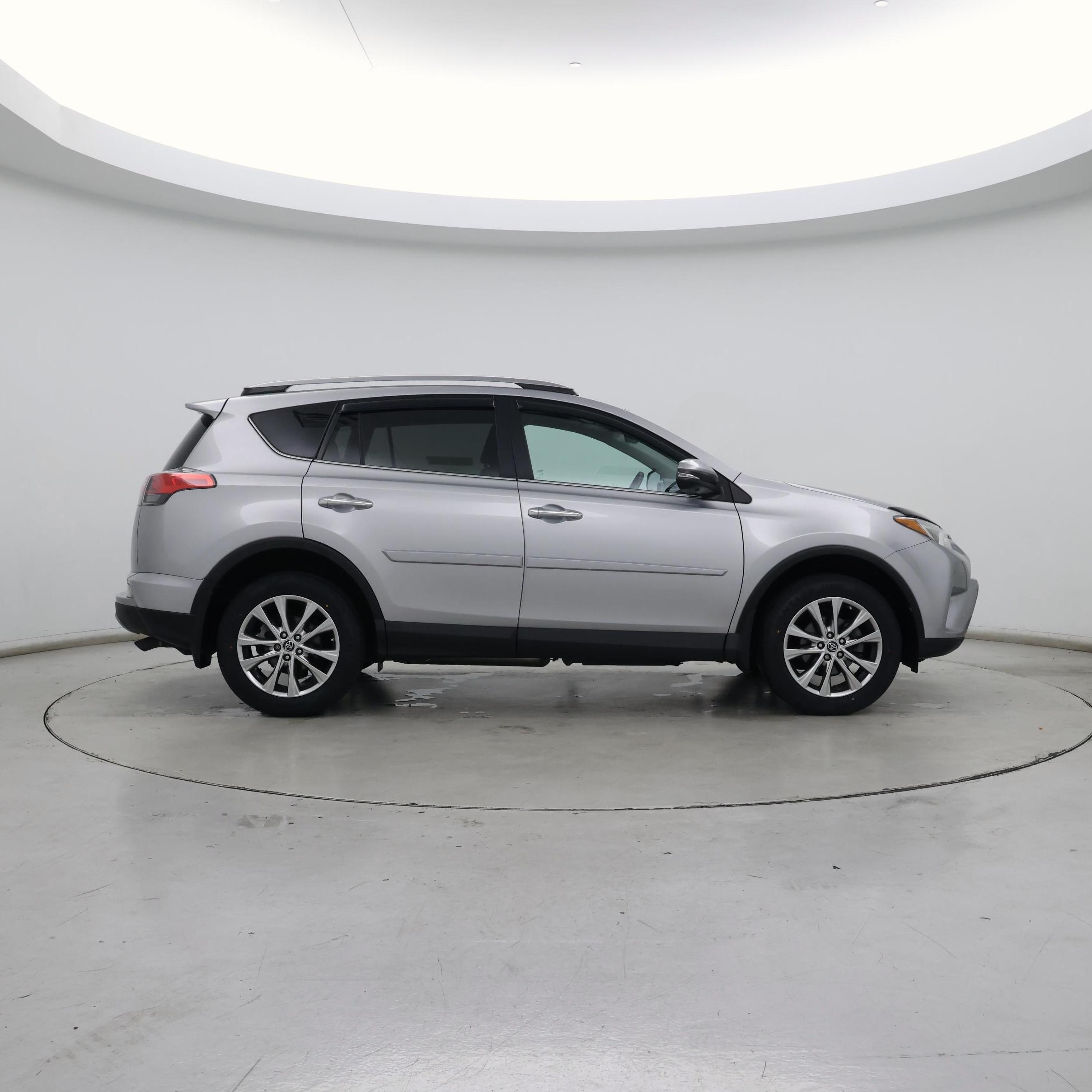 Thumbnail: 2017 Toyota RAV4 - 7