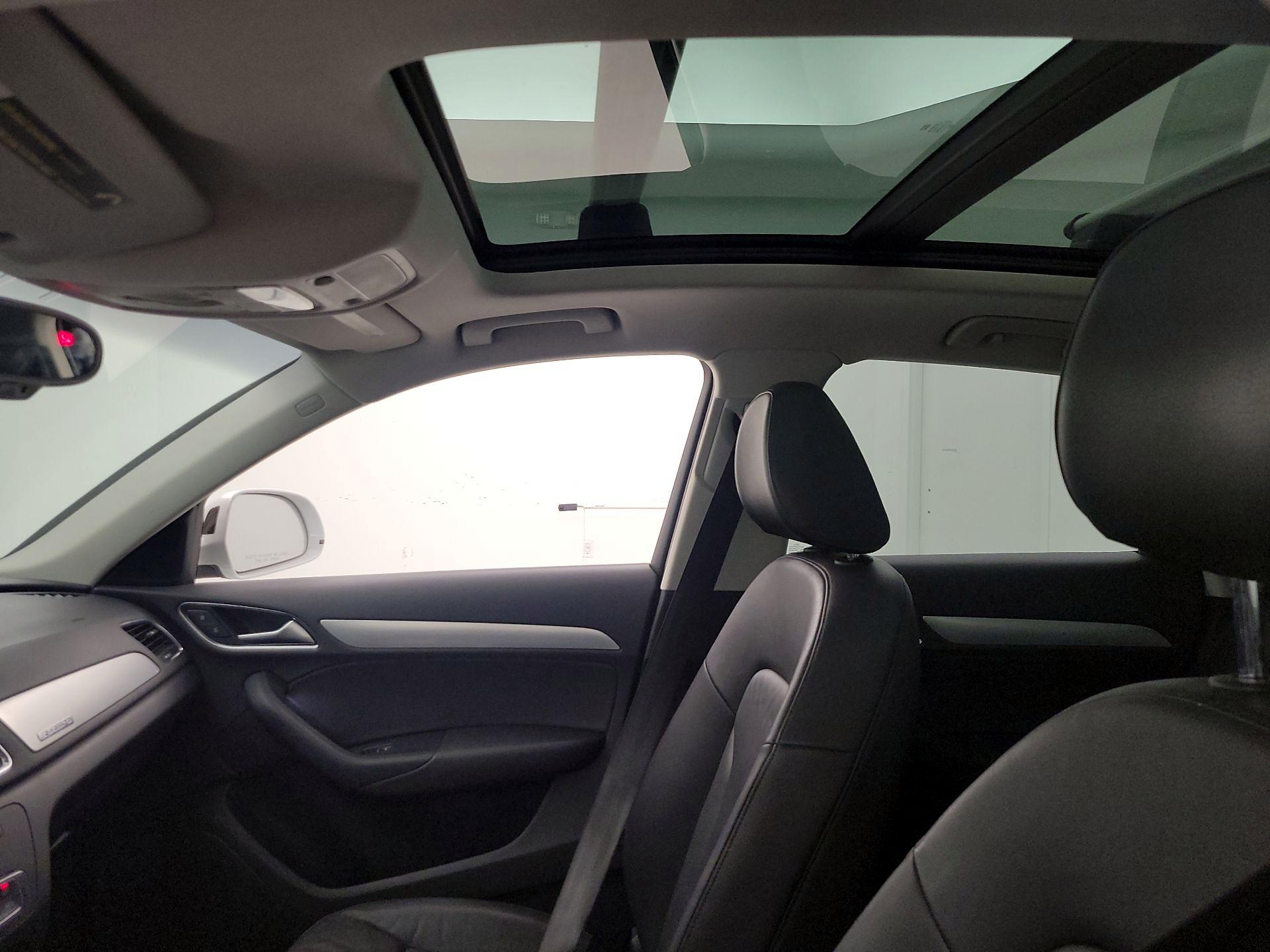Thumbnail: 2015 Audi Q3 - 19