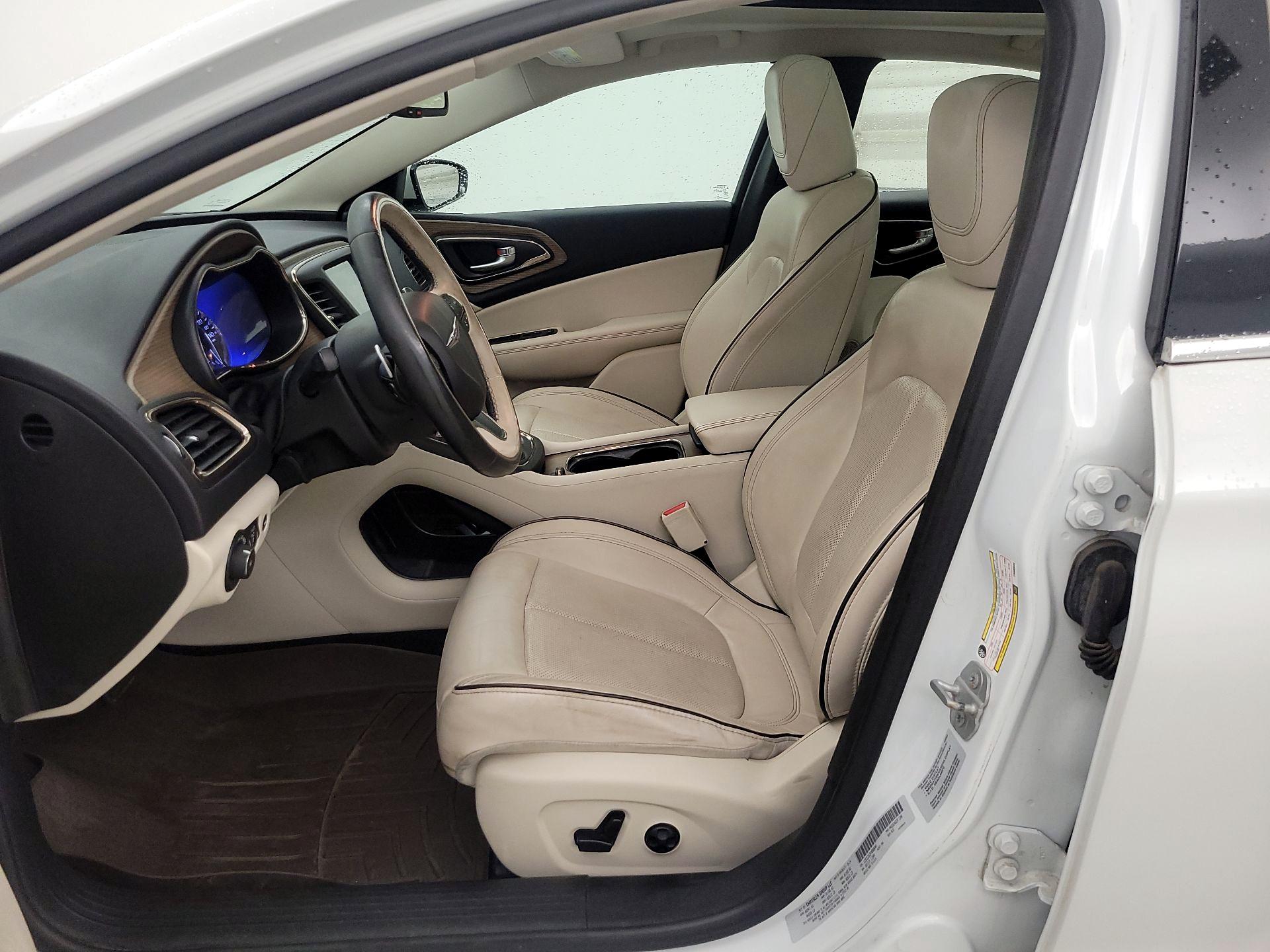 Thumbnail: 2015 Chrysler 200 - 11