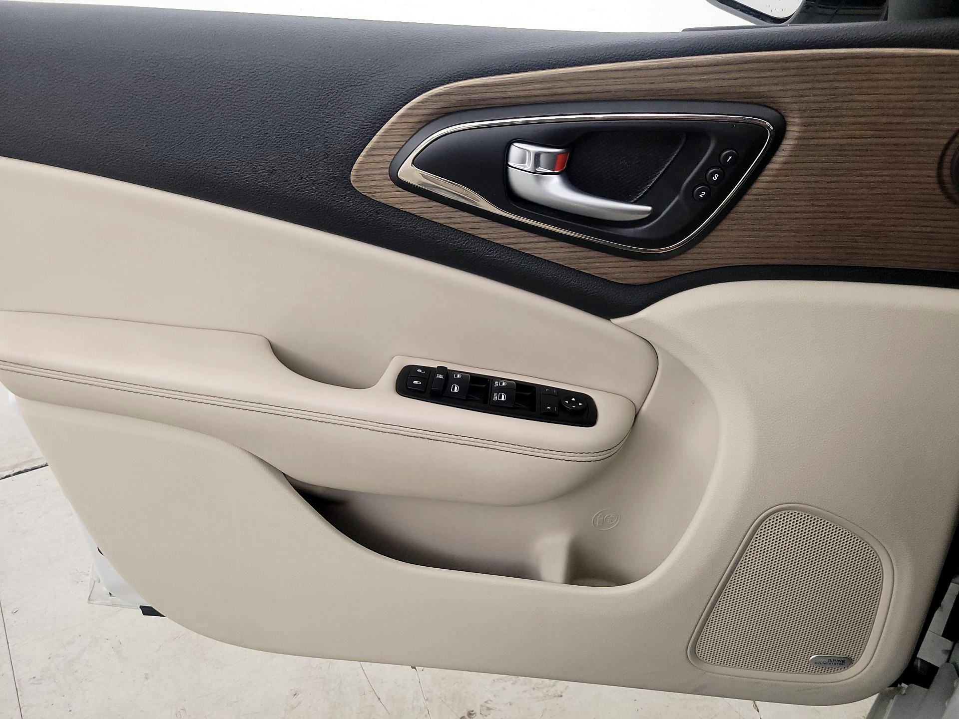 Thumbnail: 2015 Chrysler 200 - 12