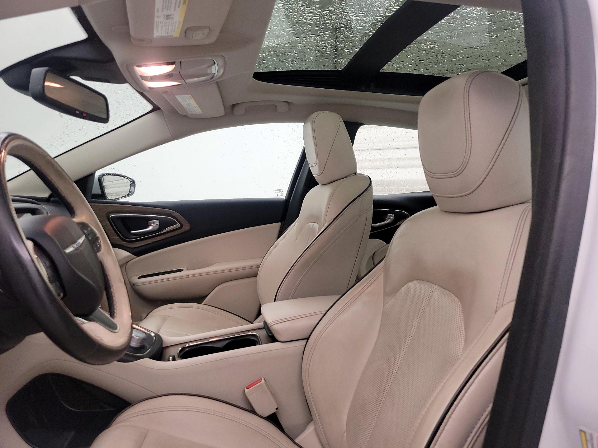 Thumbnail: 2015 Chrysler 200 - 19
