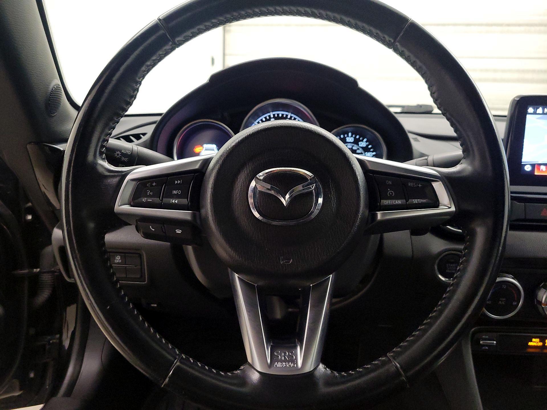 Thumbnail: 2021 Mazda MX-5 Miata - 10