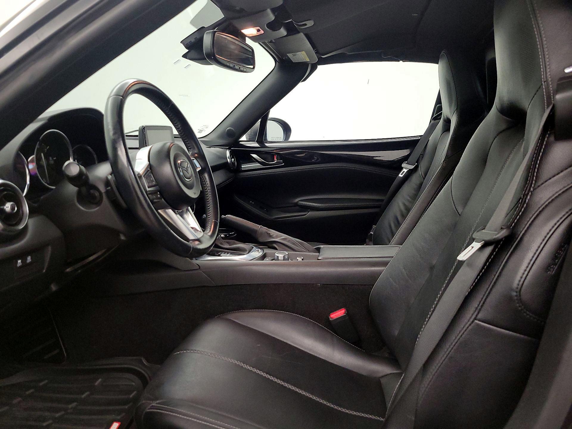 Thumbnail: 2021 Mazda MX-5 Miata - 11
