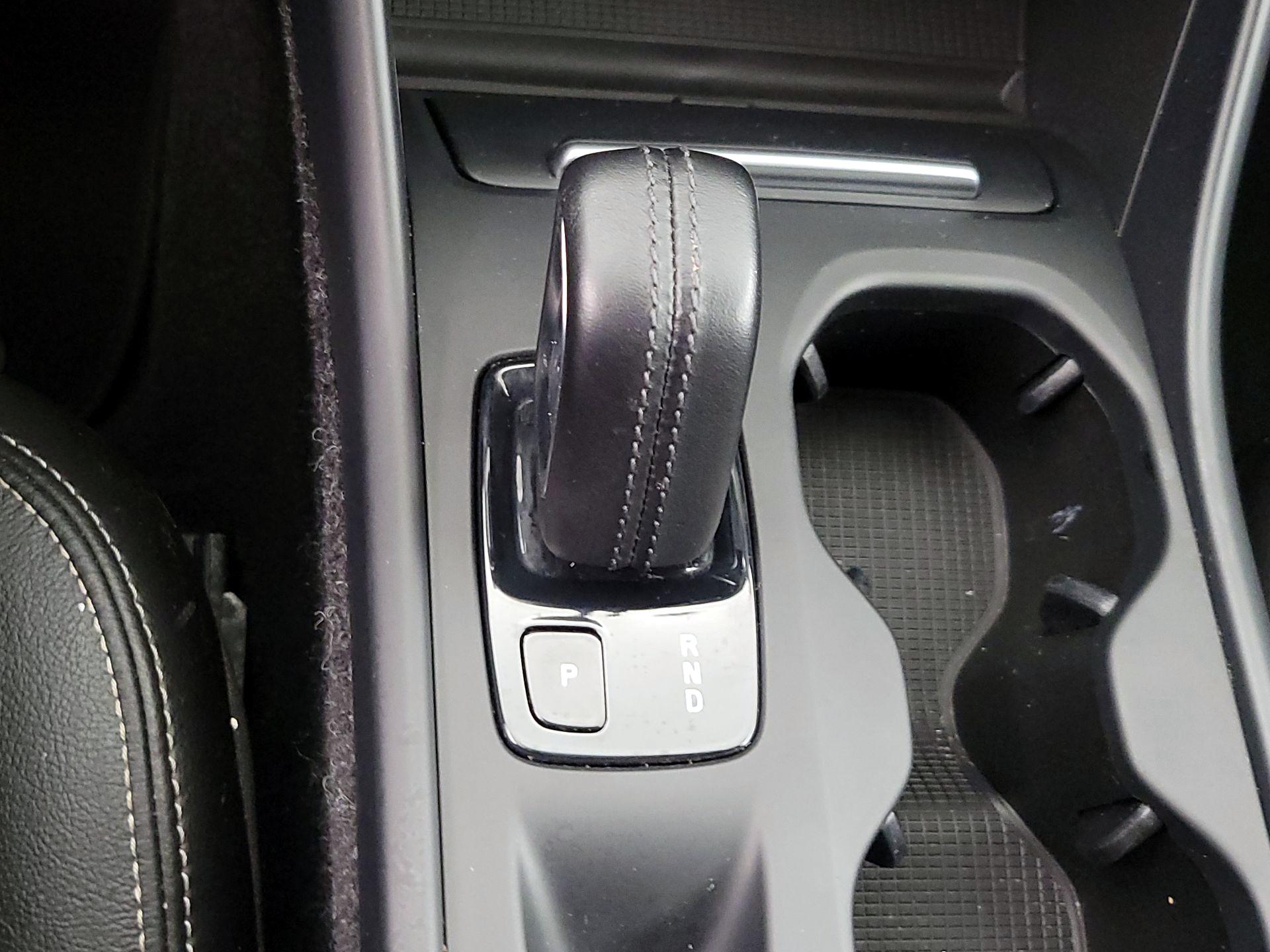 Thumbnail: 2019 Volvo XC40 - 17