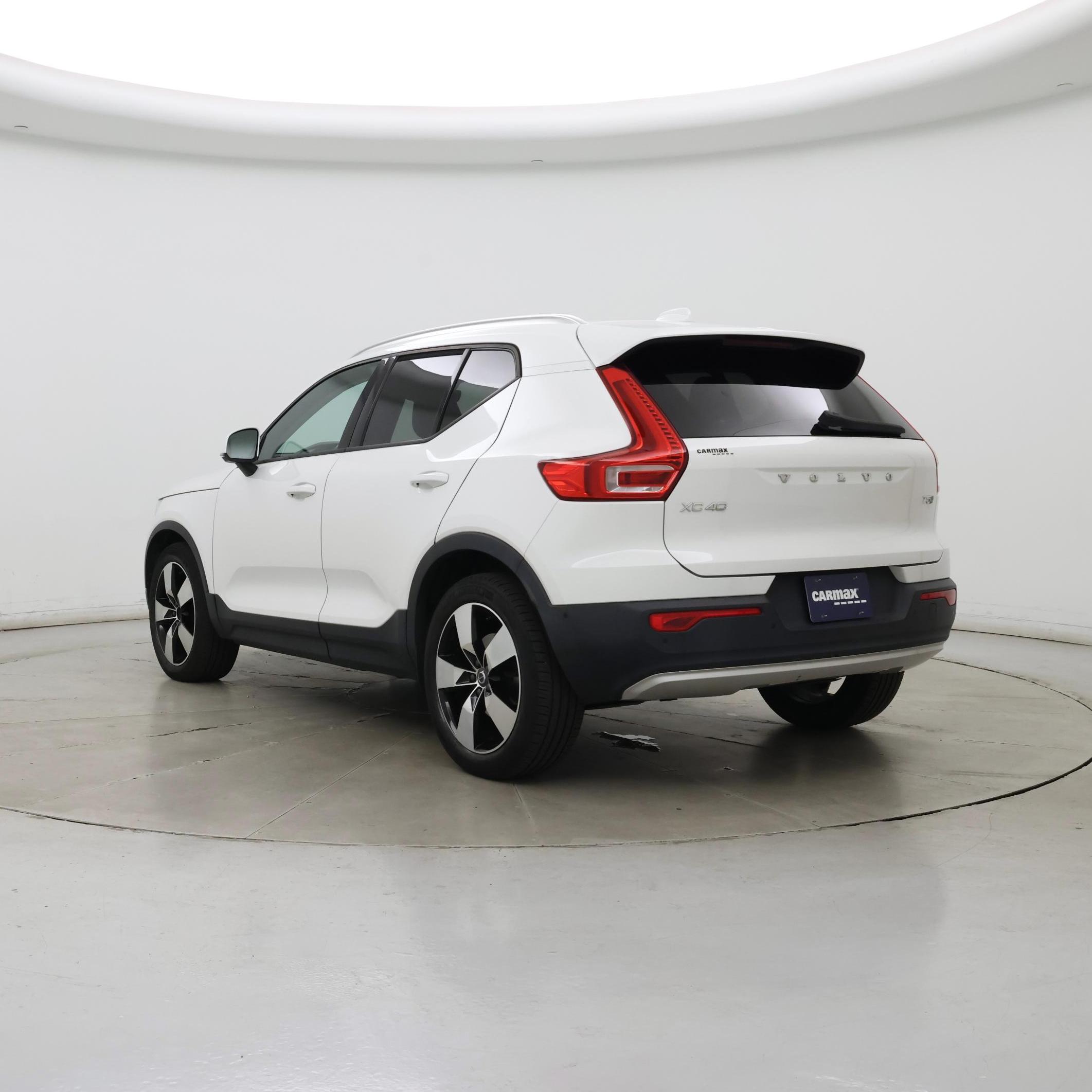 Thumbnail: 2019 Volvo XC40 - 2