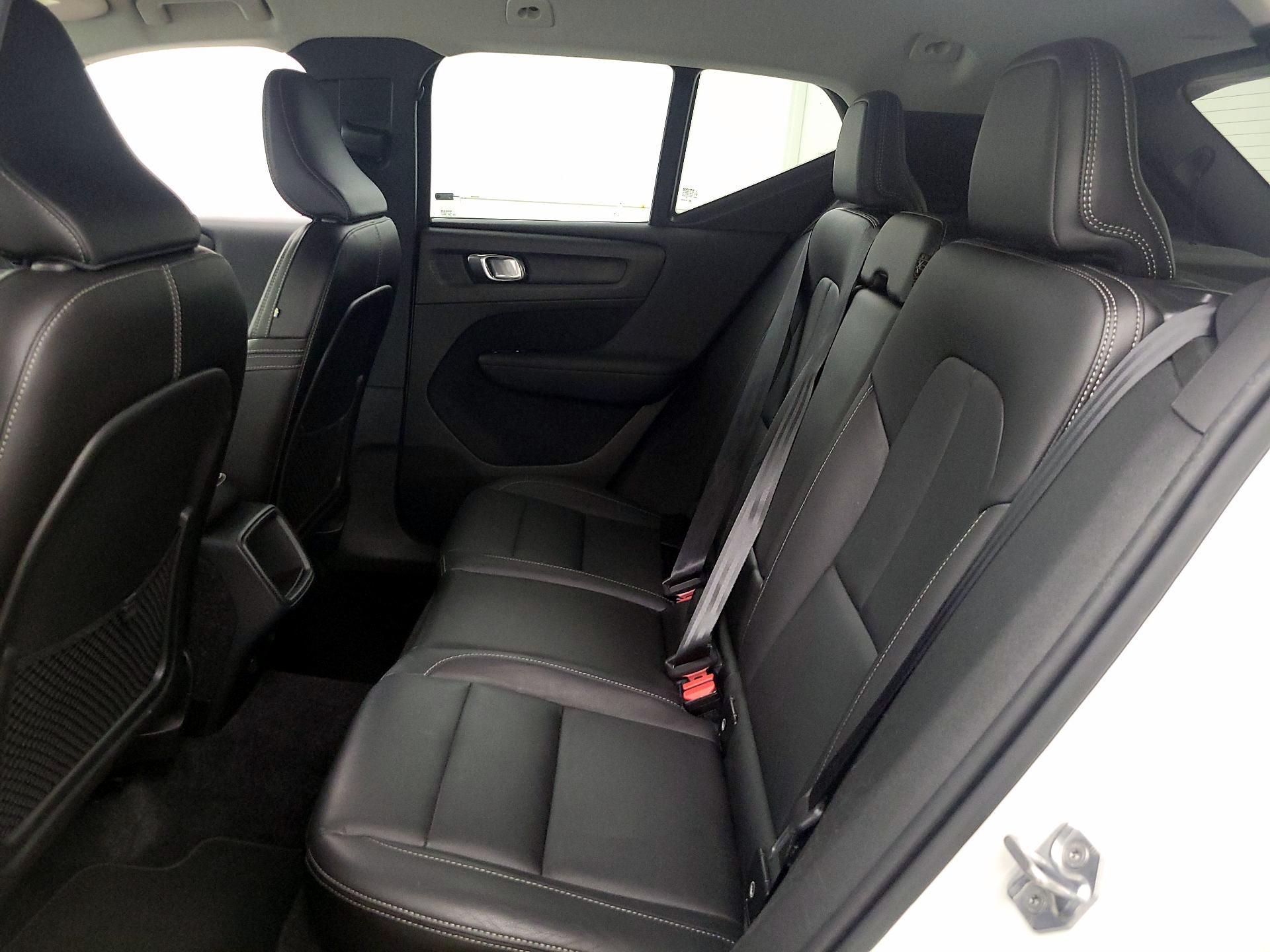 Thumbnail: 2019 Volvo XC40 - 19