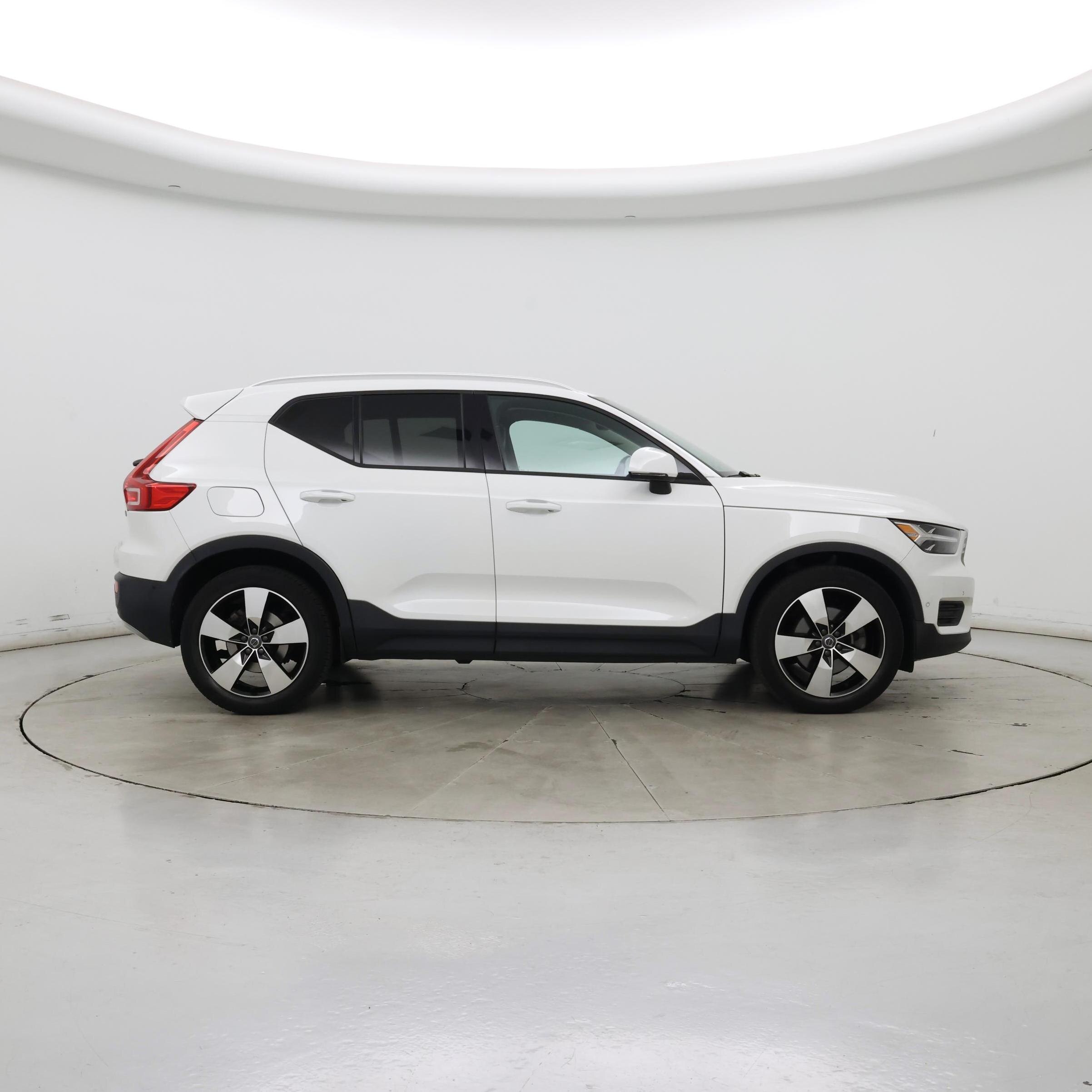 Thumbnail: 2019 Volvo XC40 - 7
