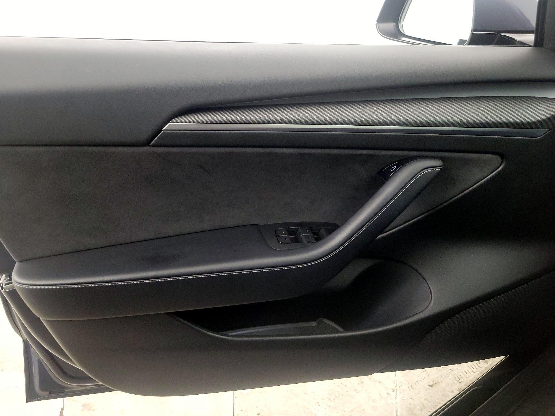 Thumbnail: 2022 Tesla Model 3 - 12