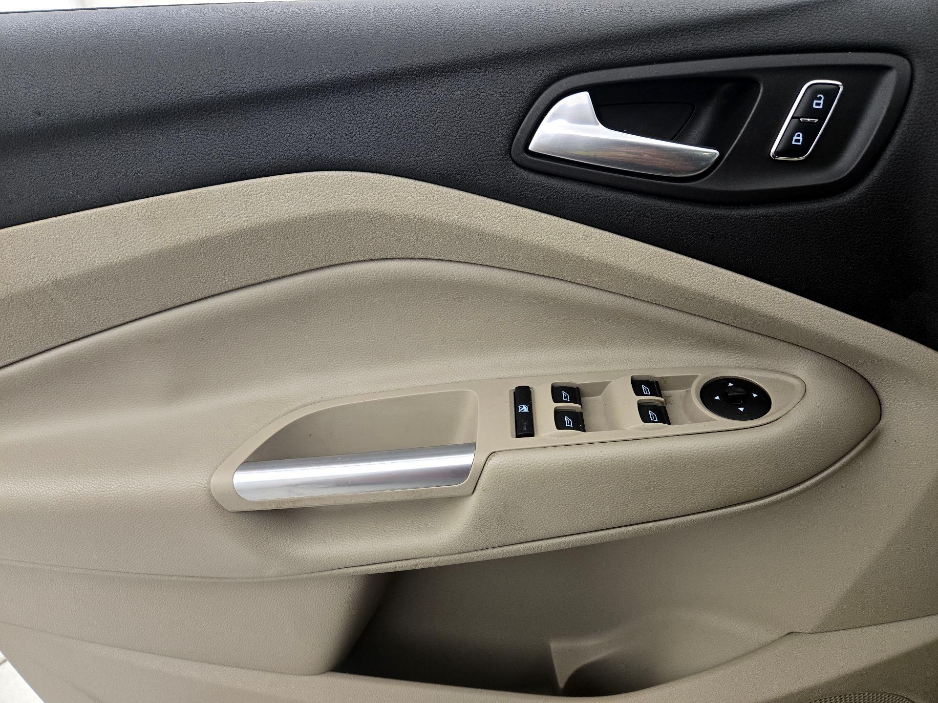 Thumbnail: 2014 Ford Escape - 12