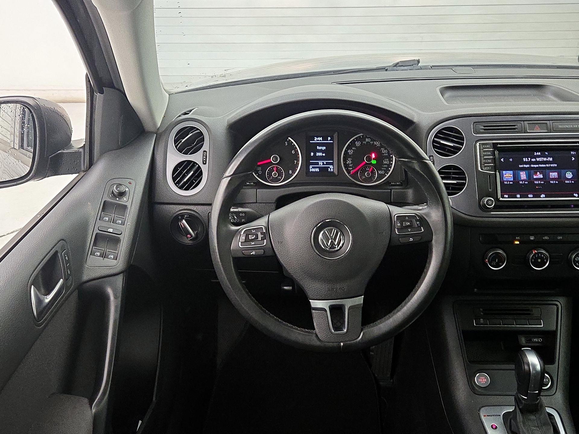 Thumbnail: 2018 Volkswagen Tiguan - 10